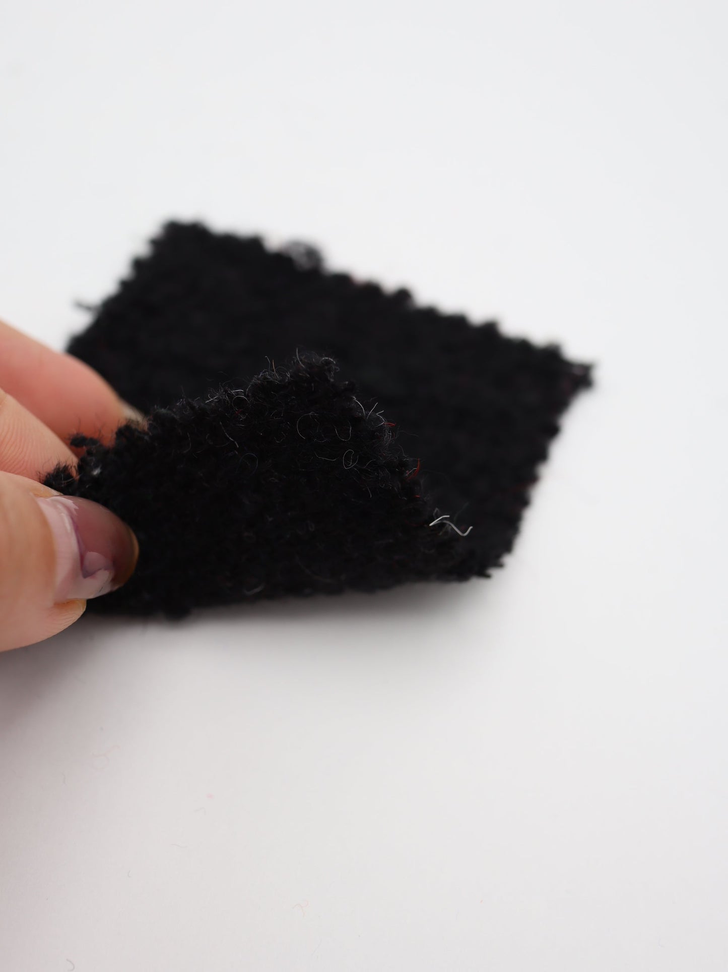 【25AW-067】ウール60％ふわふわプチくるくるヤーンツイード　/0.5ｙあたり=～1560円