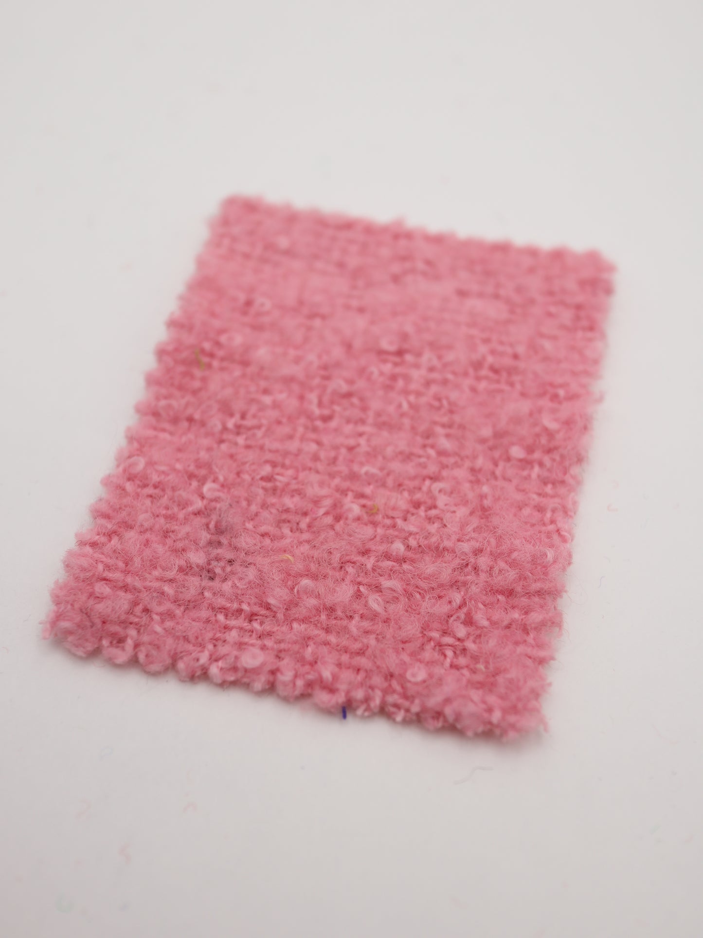 【25AW-067】ウール60％ふわふわプチくるくるヤーンツイード　/0.5ｙあたり=～1560円