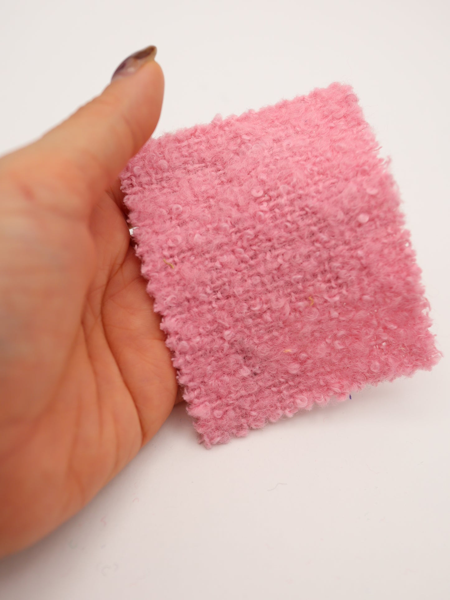 【25AW-067】ウール60％ふわふわプチくるくるヤーンツイード　/0.5ｙあたり=～1560円