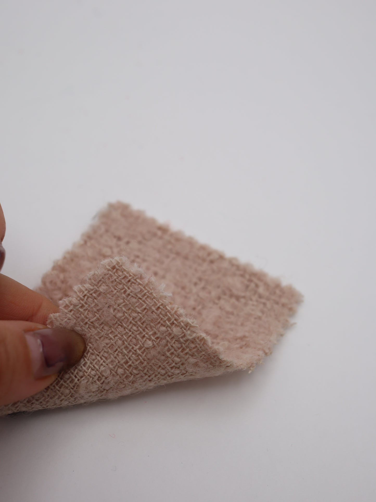 【25AW-067】ウール60％ふわふわプチくるくるヤーンツイード　/0.5ｙあたり=～1560円