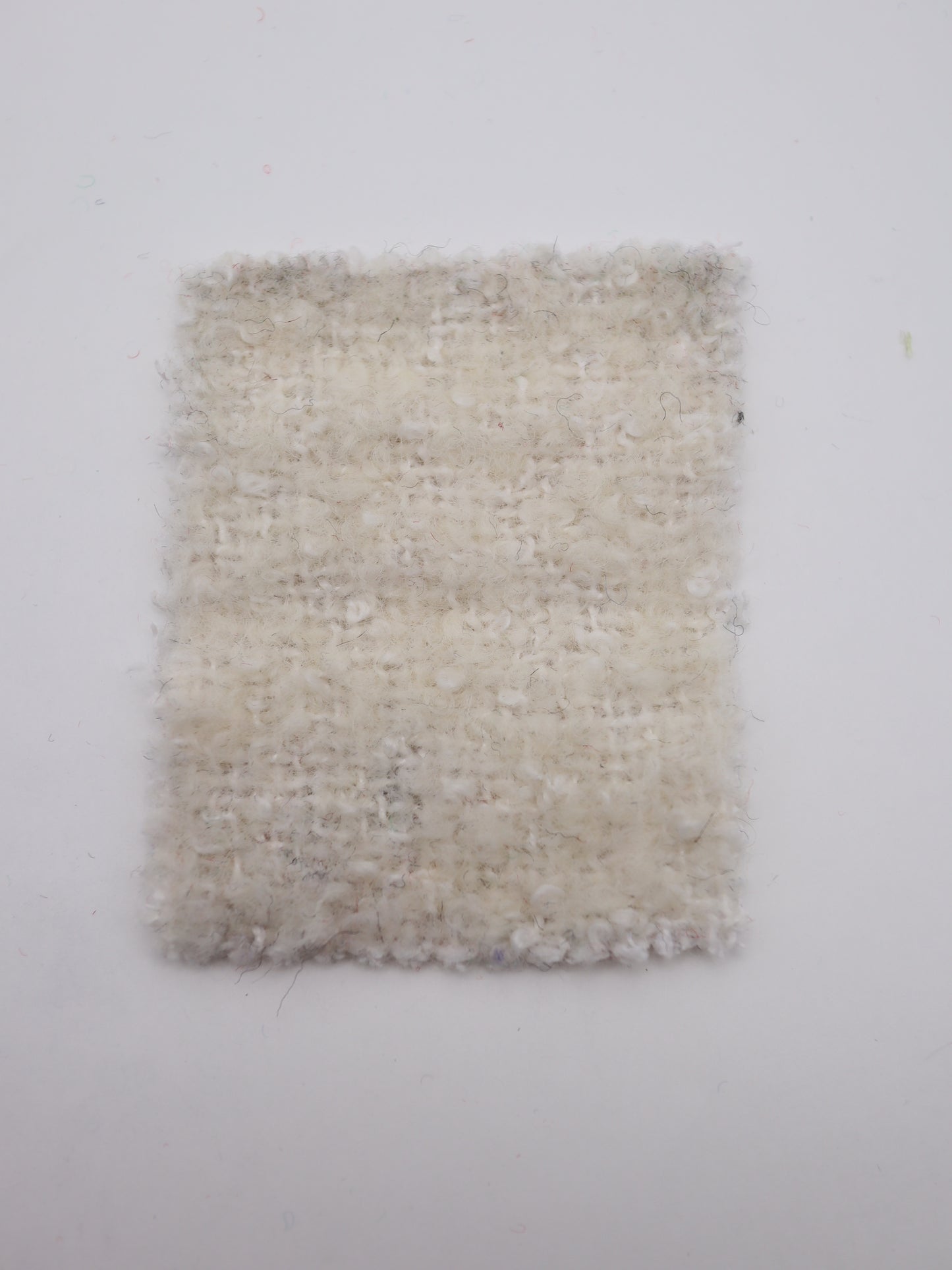 【25AW-067】ウール60％ふわふわプチくるくるヤーンツイード　/0.5ｙあたり=～1560円