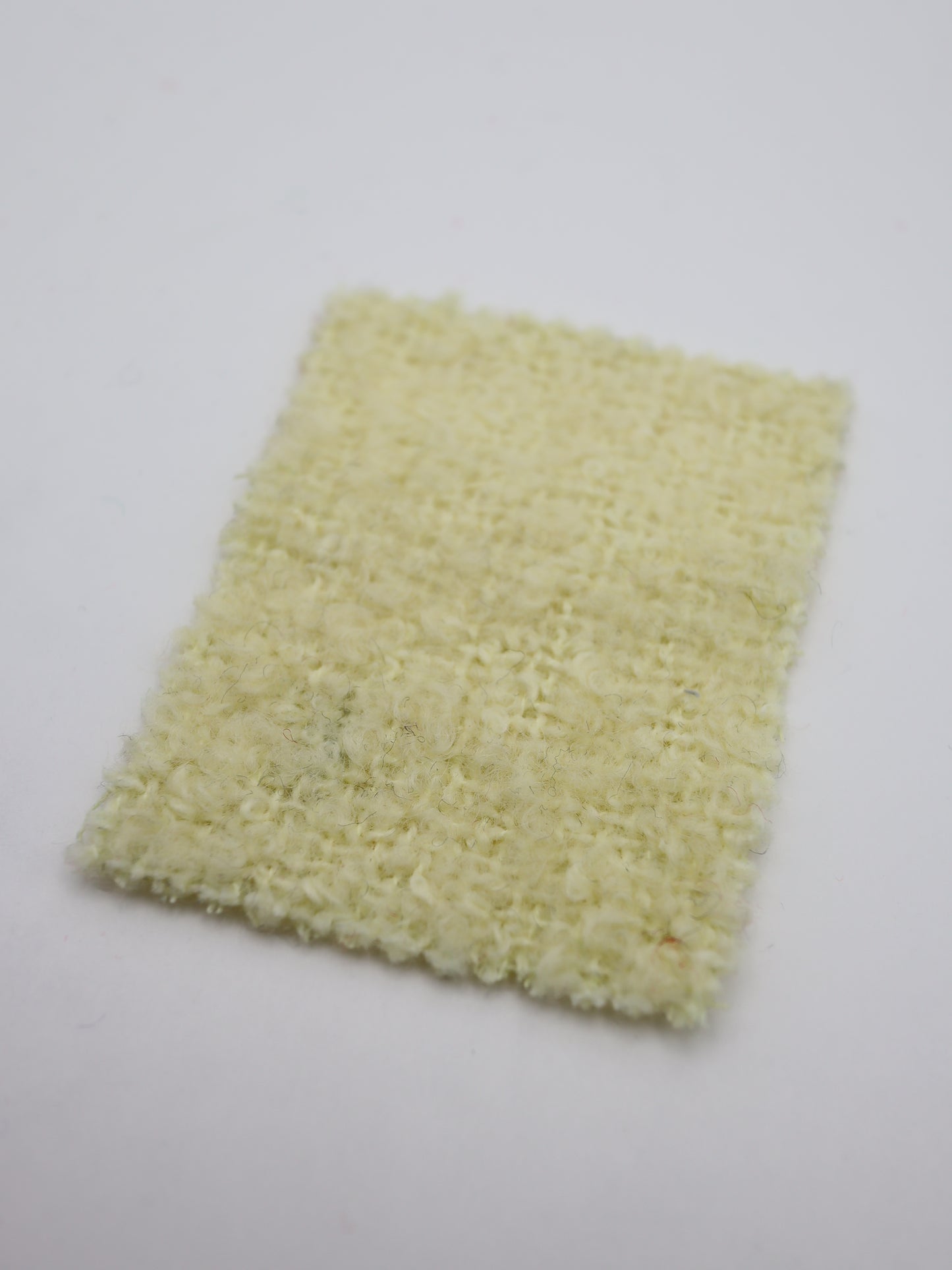 【25AW-067】ウール60％ふわふわプチくるくるヤーンツイード　/0.5ｙあたり=～1560円