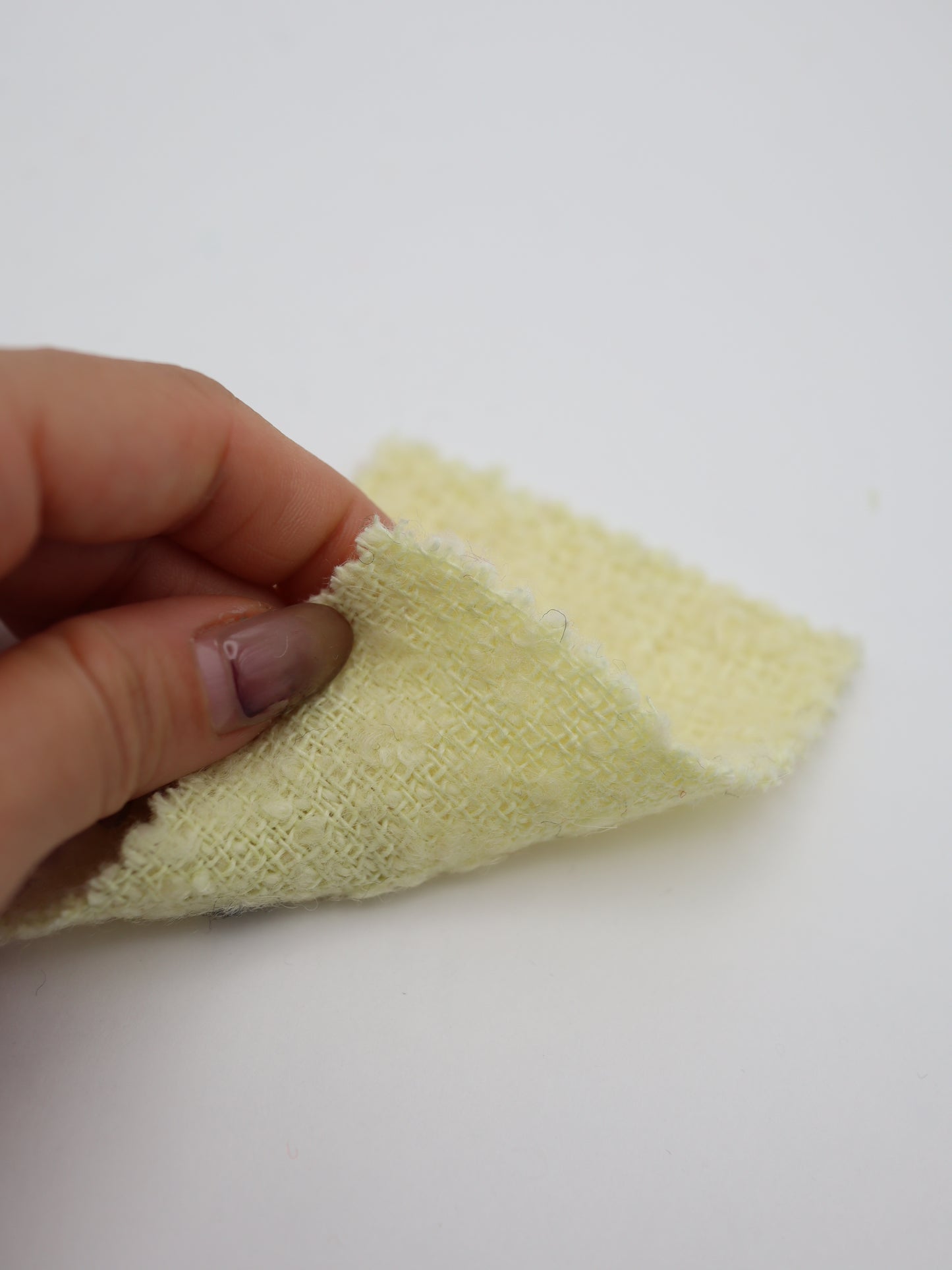 【25AW-067】ウール60％ふわふわプチくるくるヤーンツイード　/0.5ｙあたり=～1560円