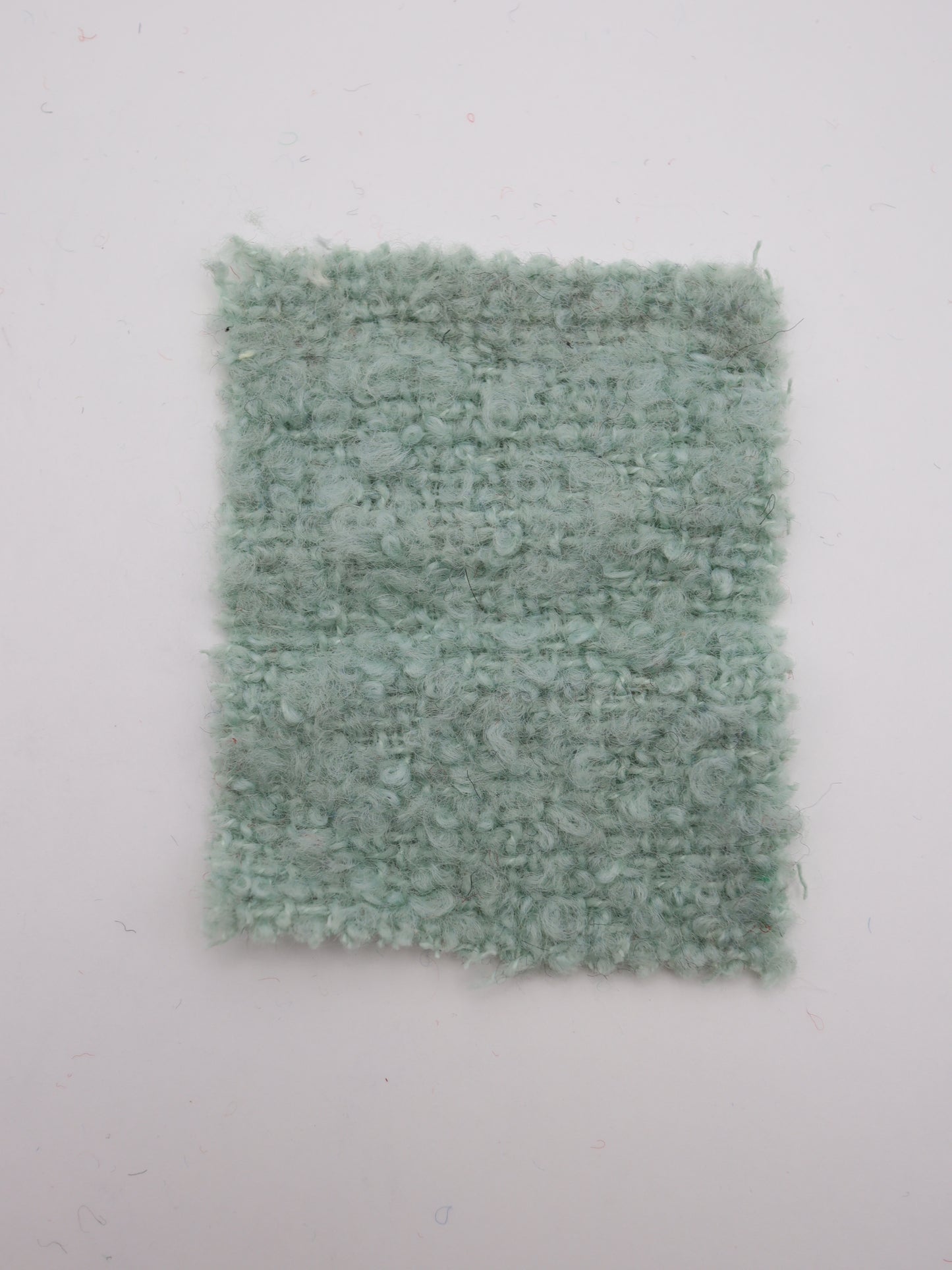 【25AW-067】ウール60％ふわふわプチくるくるヤーンツイード　/0.5ｙあたり=～1560円