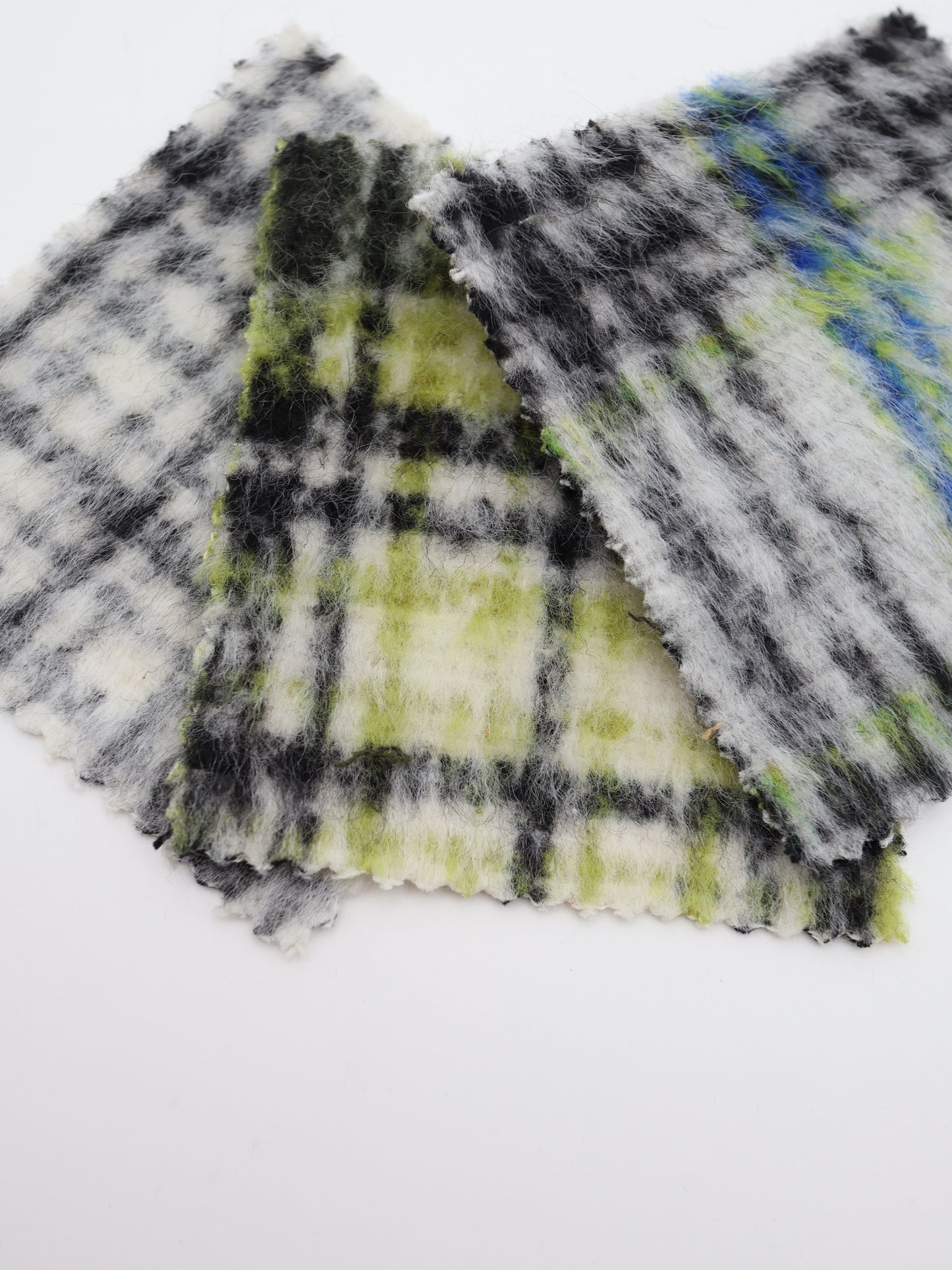 【25AW-102】ウール10％混シャギー先染めチェックツイード　/0.5ｙあたり=～1240円