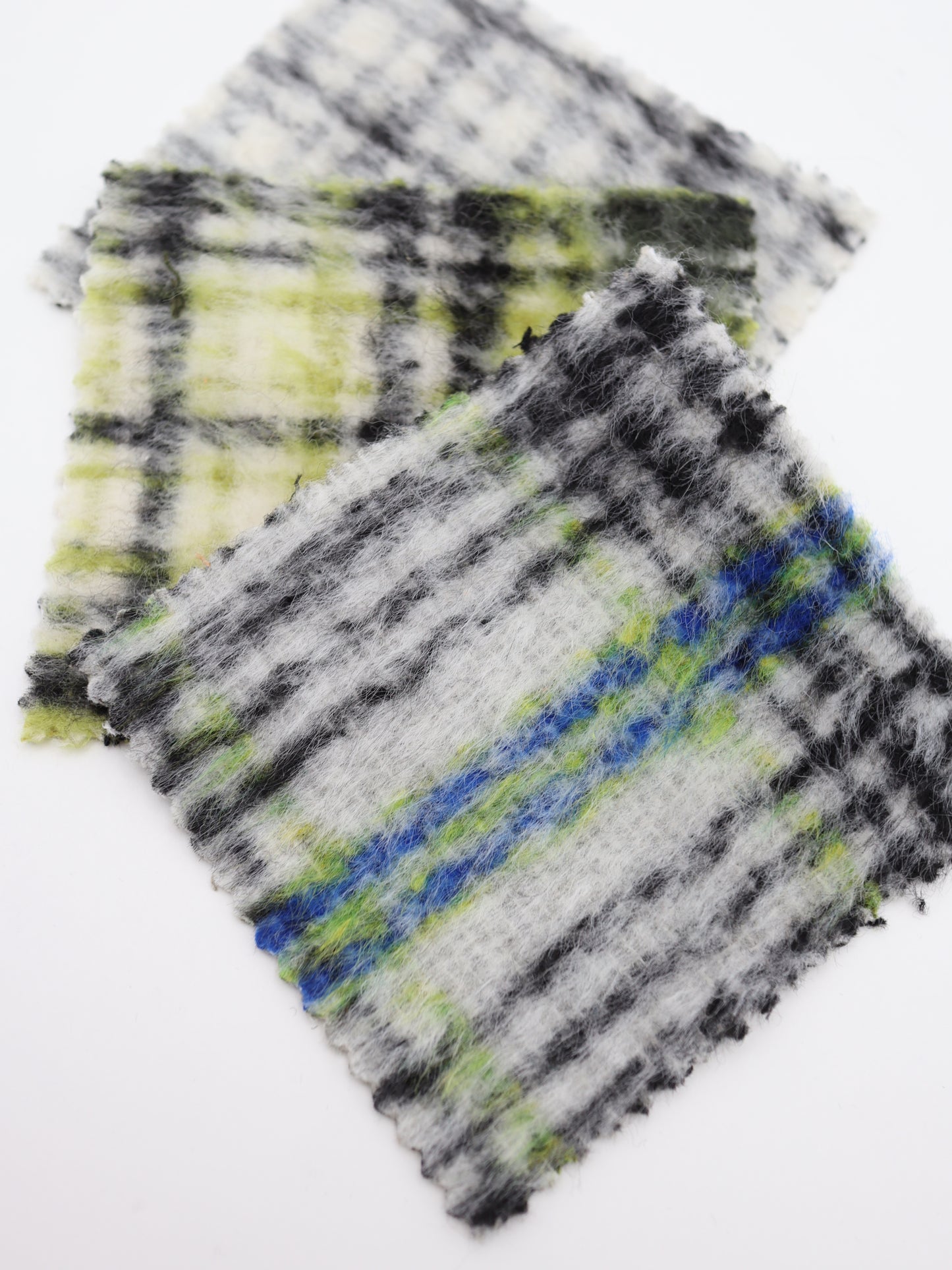 【25AW-102】ウール10％混シャギー先染めチェックツイード　/0.5ｙあたり=～1240円