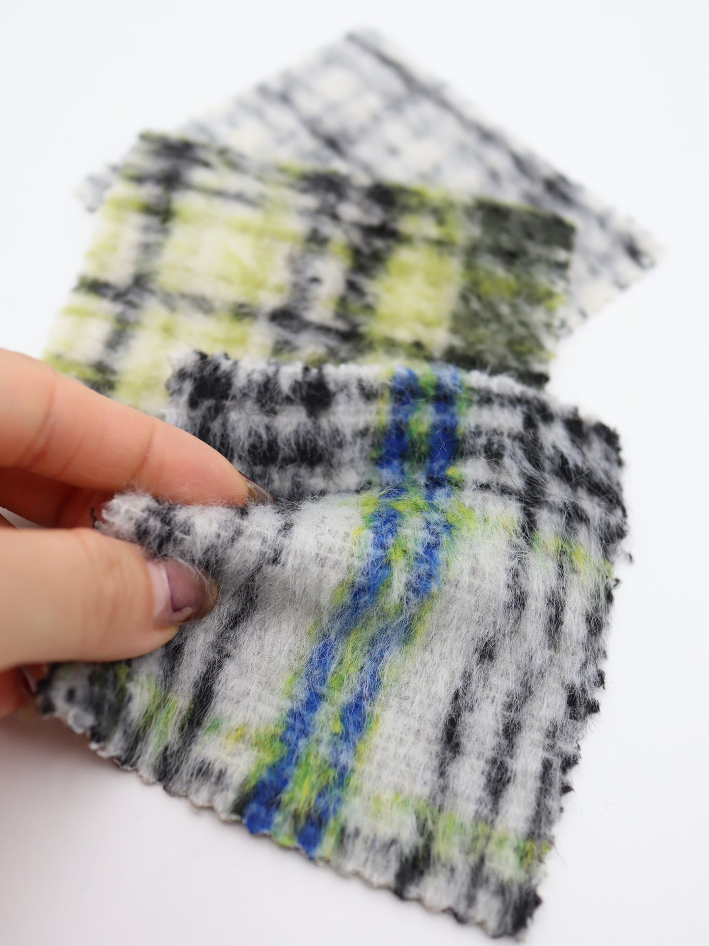 【25AW-102】ウール10％混シャギー先染めチェックツイード　/0.5ｙあたり=～1240円