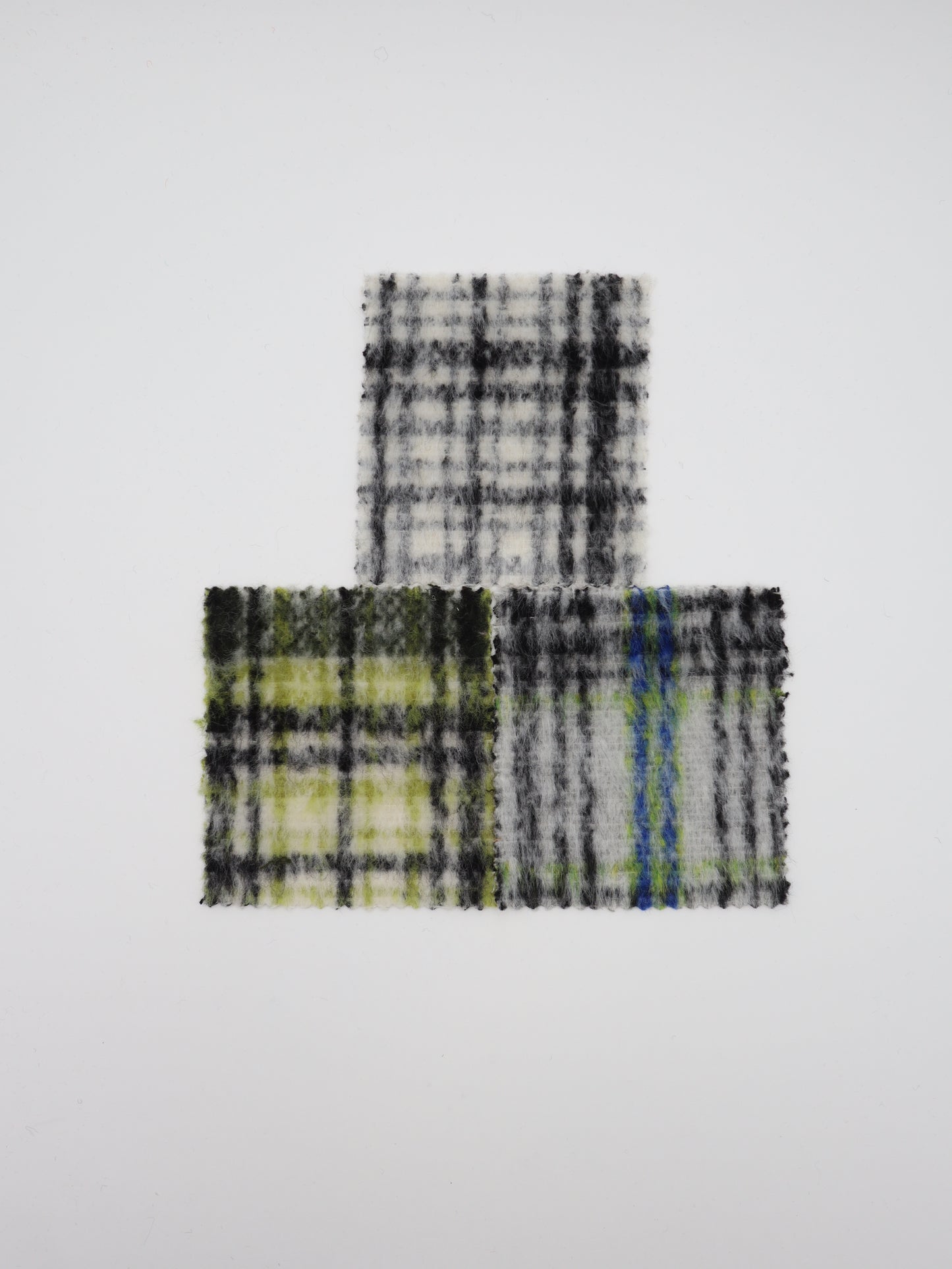 【25AW-102】ウール10％混シャギー先染めチェックツイード　/0.5ｙあたり=～1240円