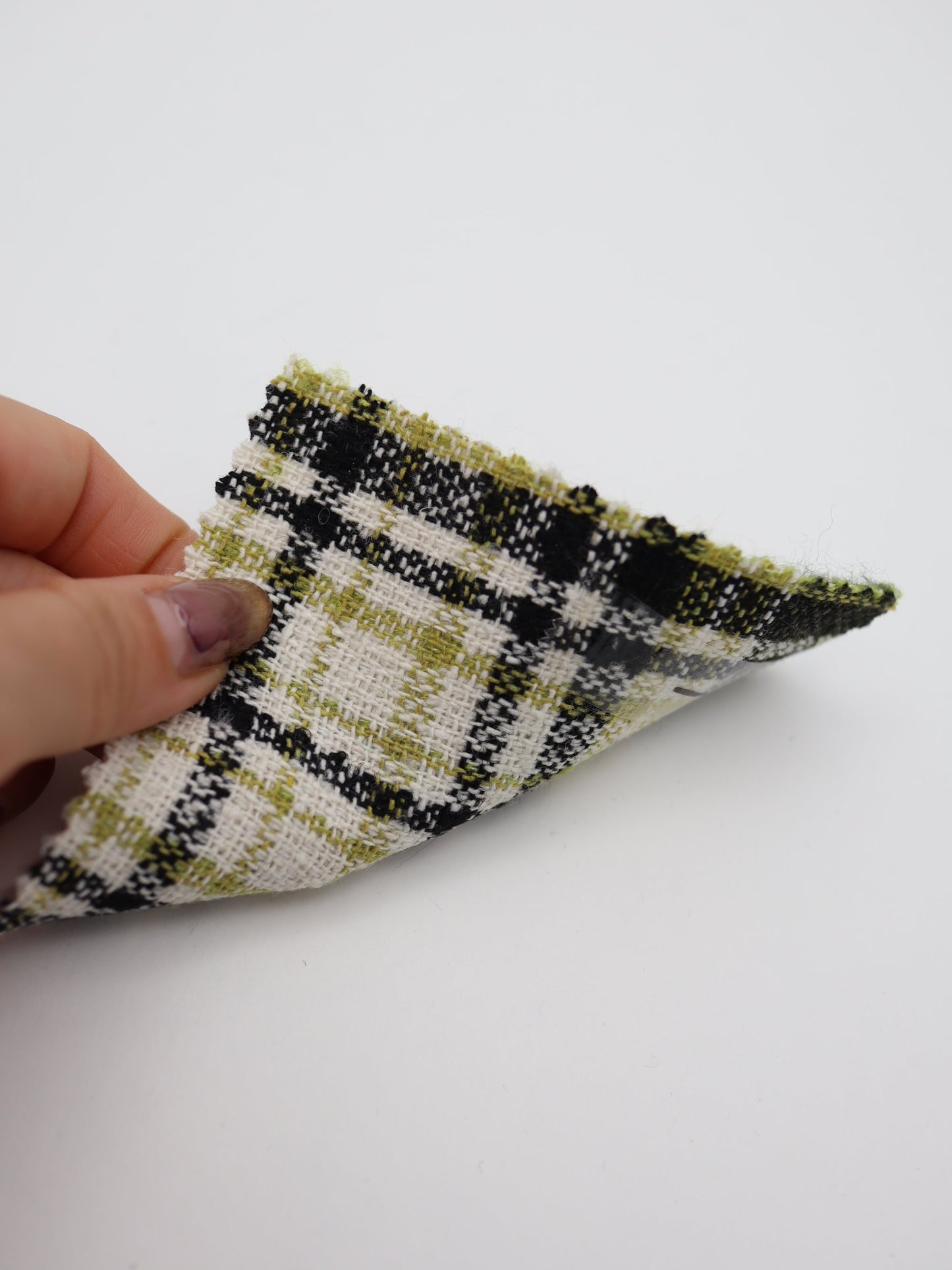 【25AW-102】ウール10％混シャギー先染めチェックツイード　/0.5ｙあたり=～1240円