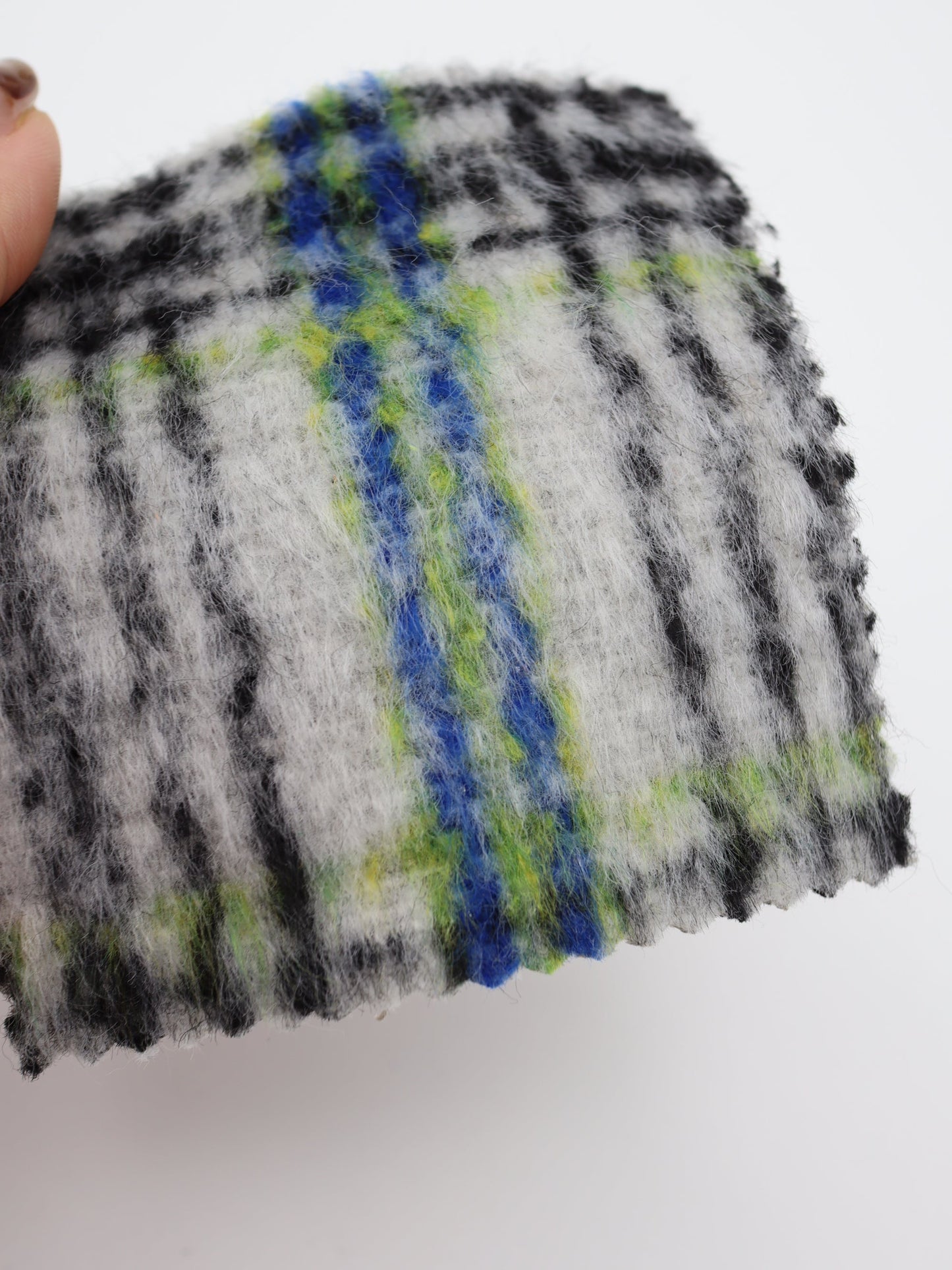 【25AW-102】ウール10％混シャギー先染めチェックツイード　/0.5ｙあたり=～1240円