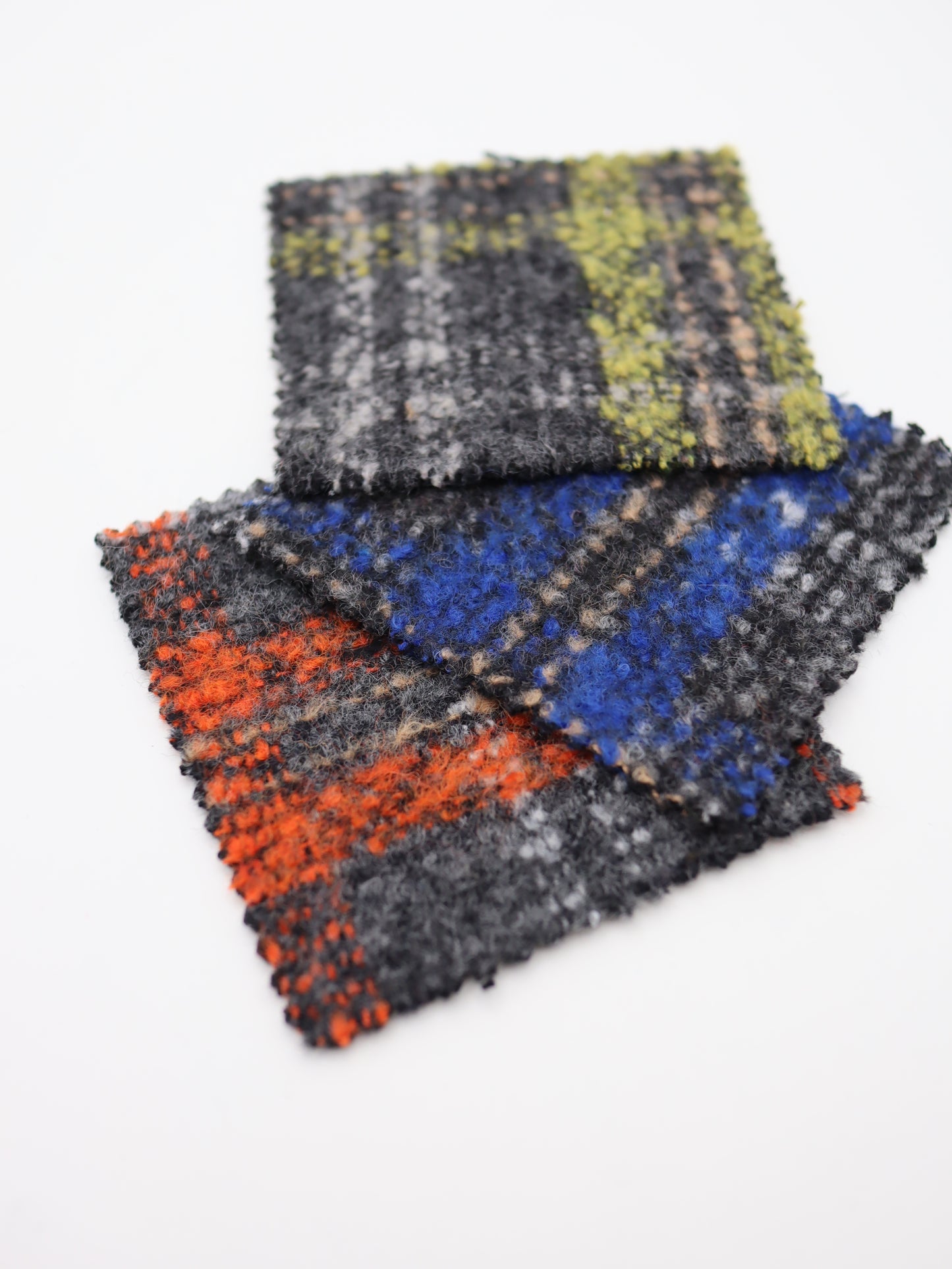 【25AW-099】ウール10％混プチループヤーン先染めチェックツィード　/0.5ｙあたり=～1095円