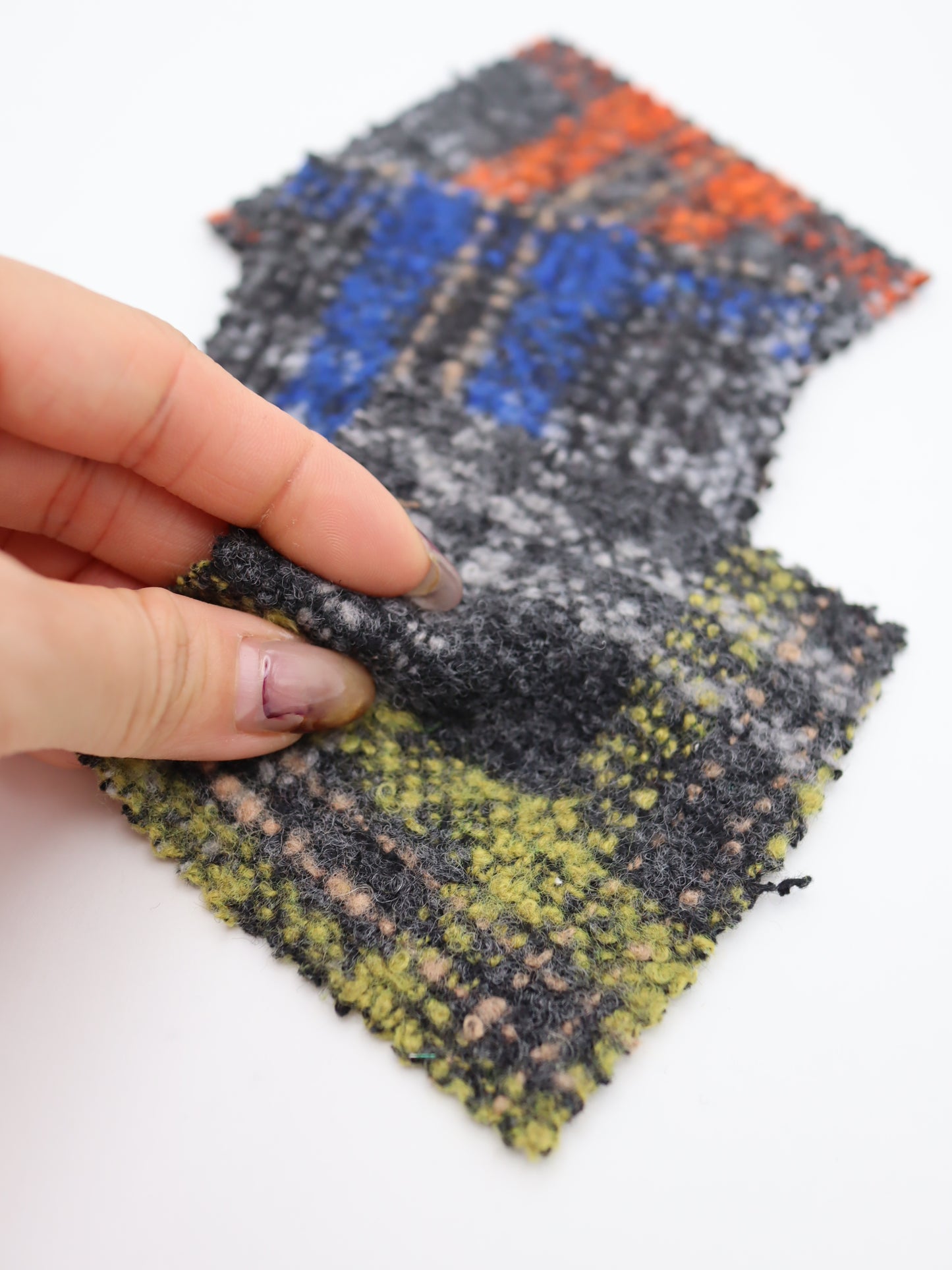 【25AW-099】ウール10％混プチループヤーン先染めチェックツィード　/0.5ｙあたり=～1095円