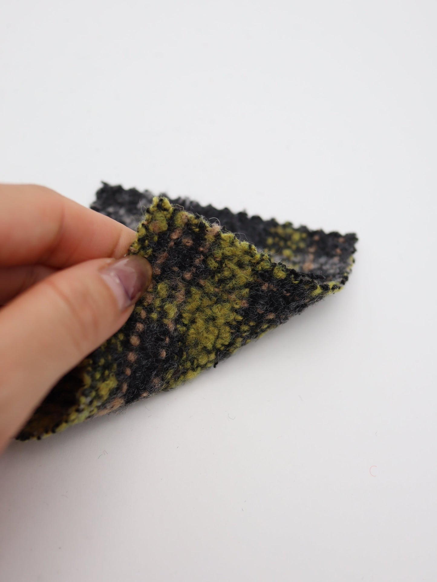 【25AW-099】ウール10％混プチループヤーン先染めチェックツィード　/0.5ｙあたり=～1095円