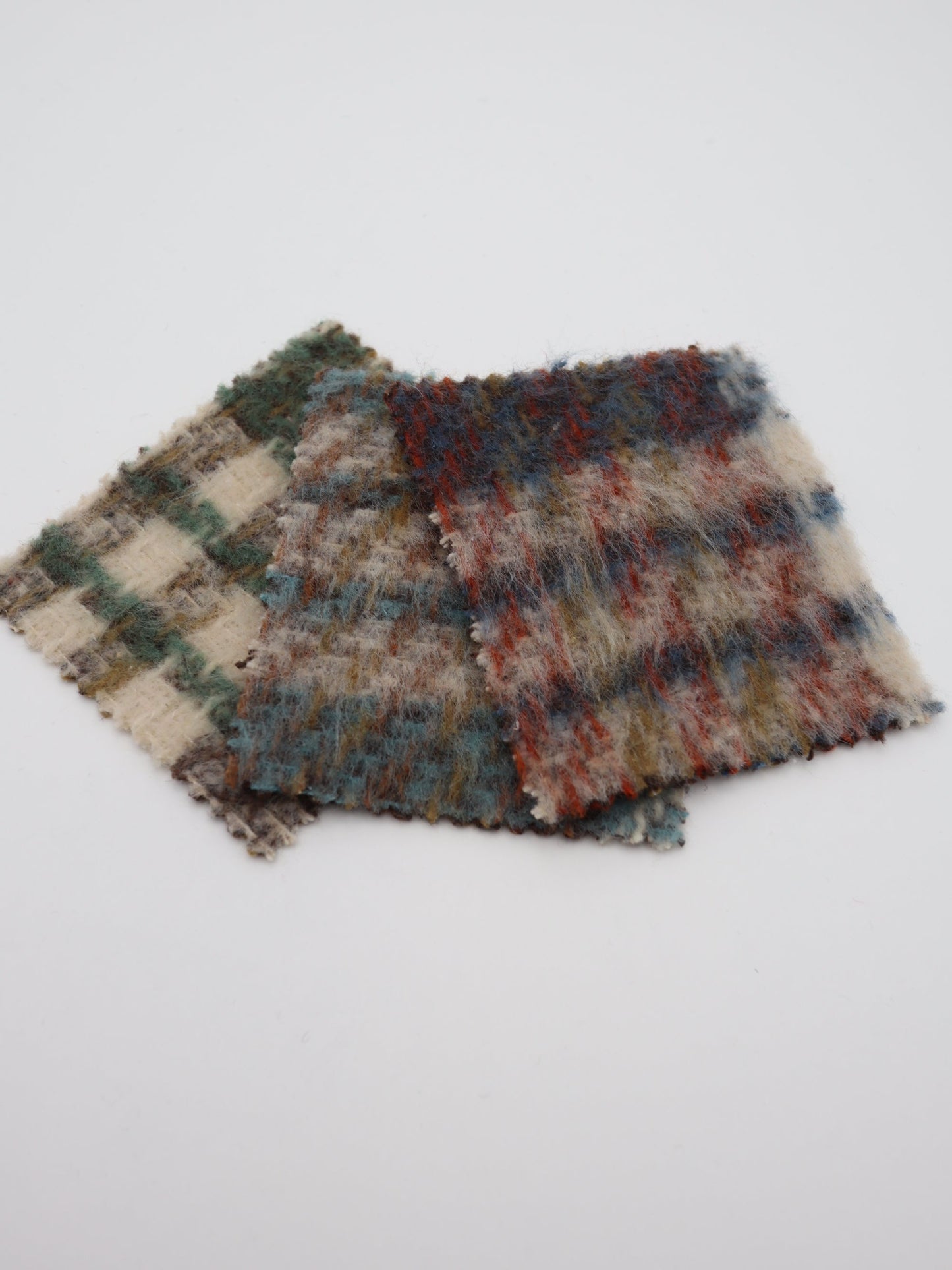 【25AW-098】ふわふわシャギー先染めチェックツイード　/0.5ｙあたり=～1025円