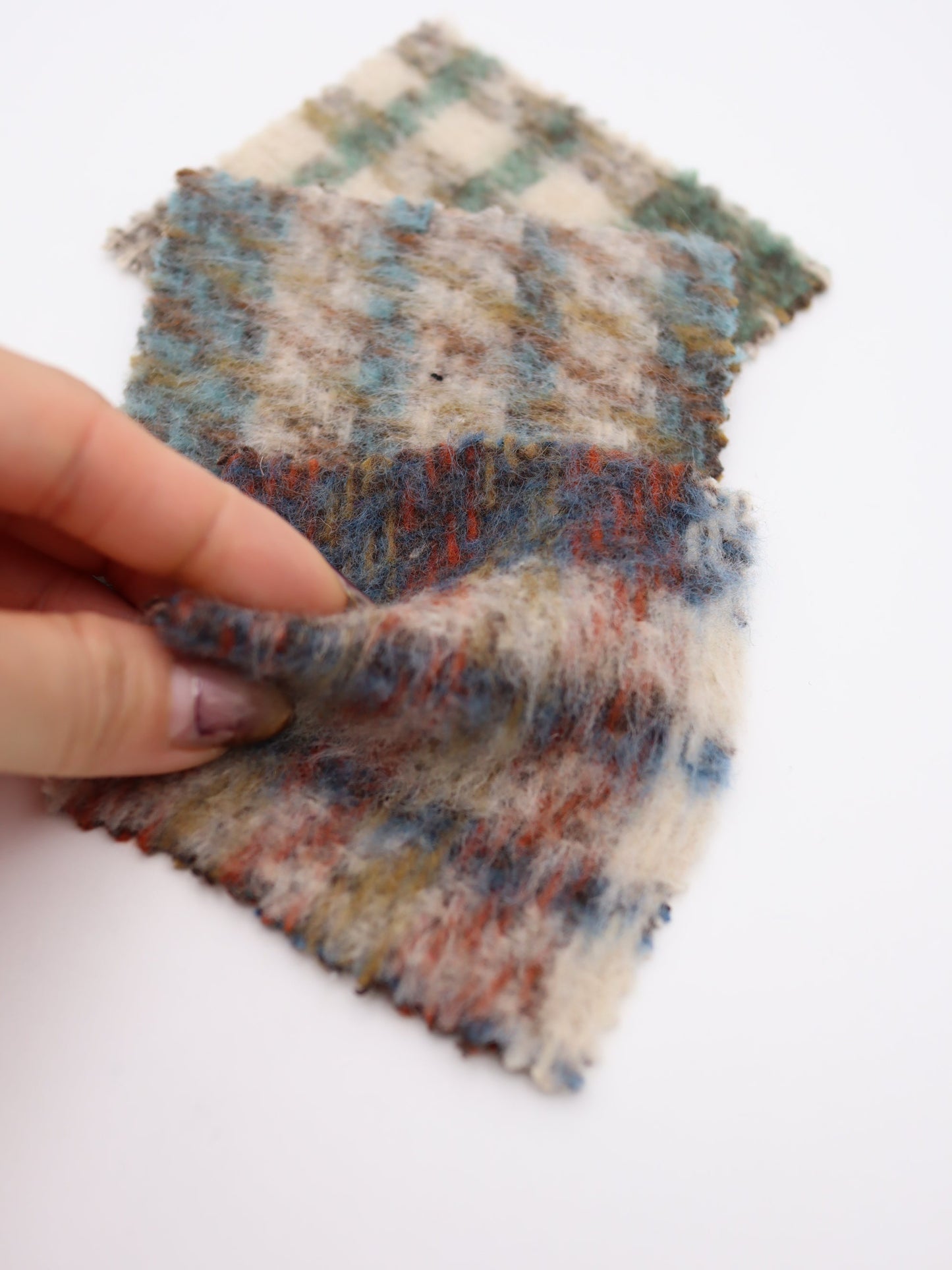 【25AW-098】ふわふわシャギー先染めチェックツイード　/0.5ｙあたり=～1025円