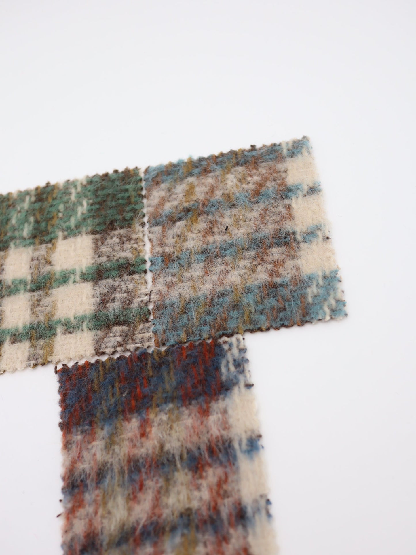 【25AW-098】ふわふわシャギー先染めチェックツイード　/0.5ｙあたり=～1025円