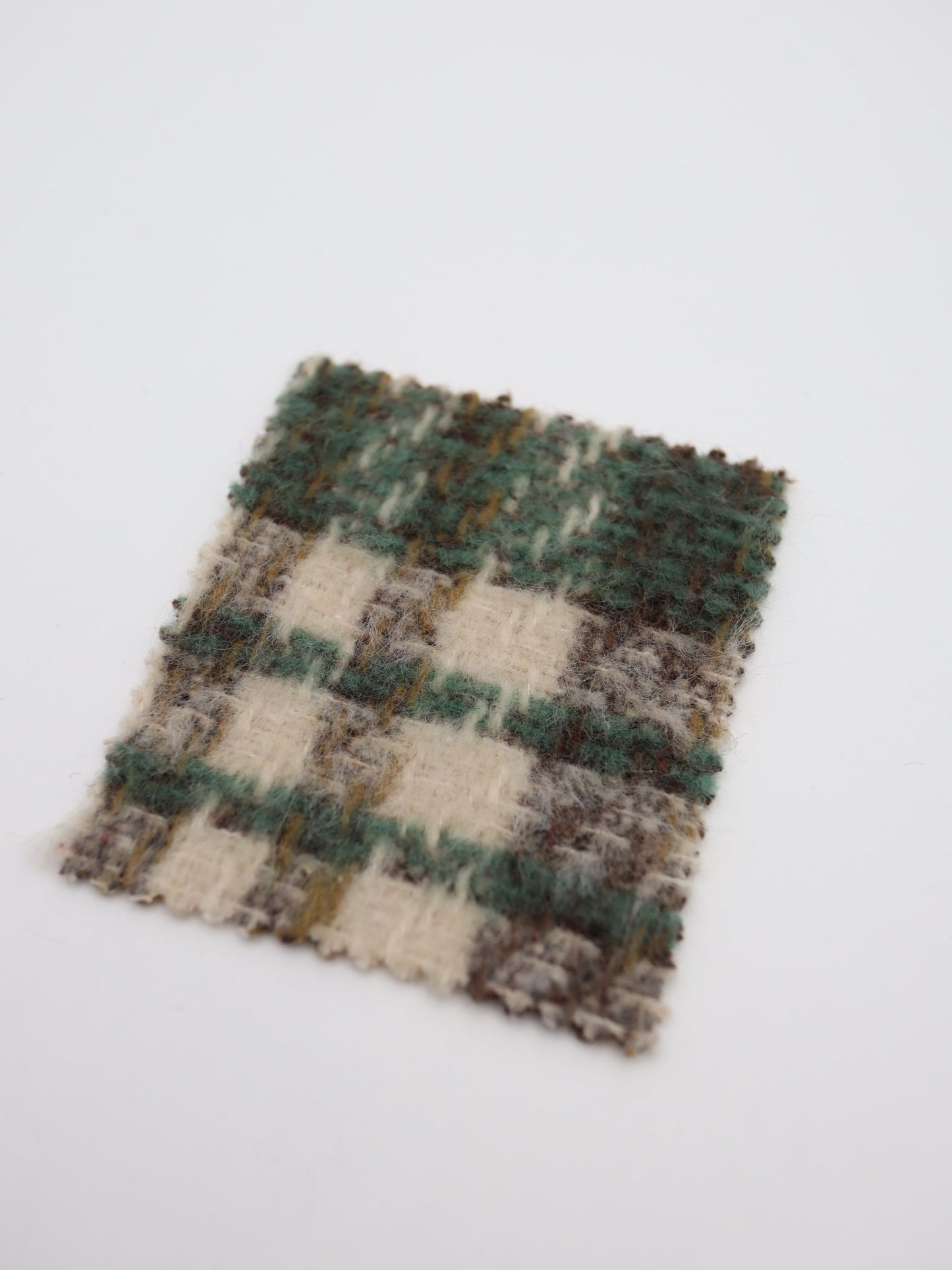 【25AW-098】ふわふわシャギー先染めチェックツイード　/0.5ｙあたり=～1025円