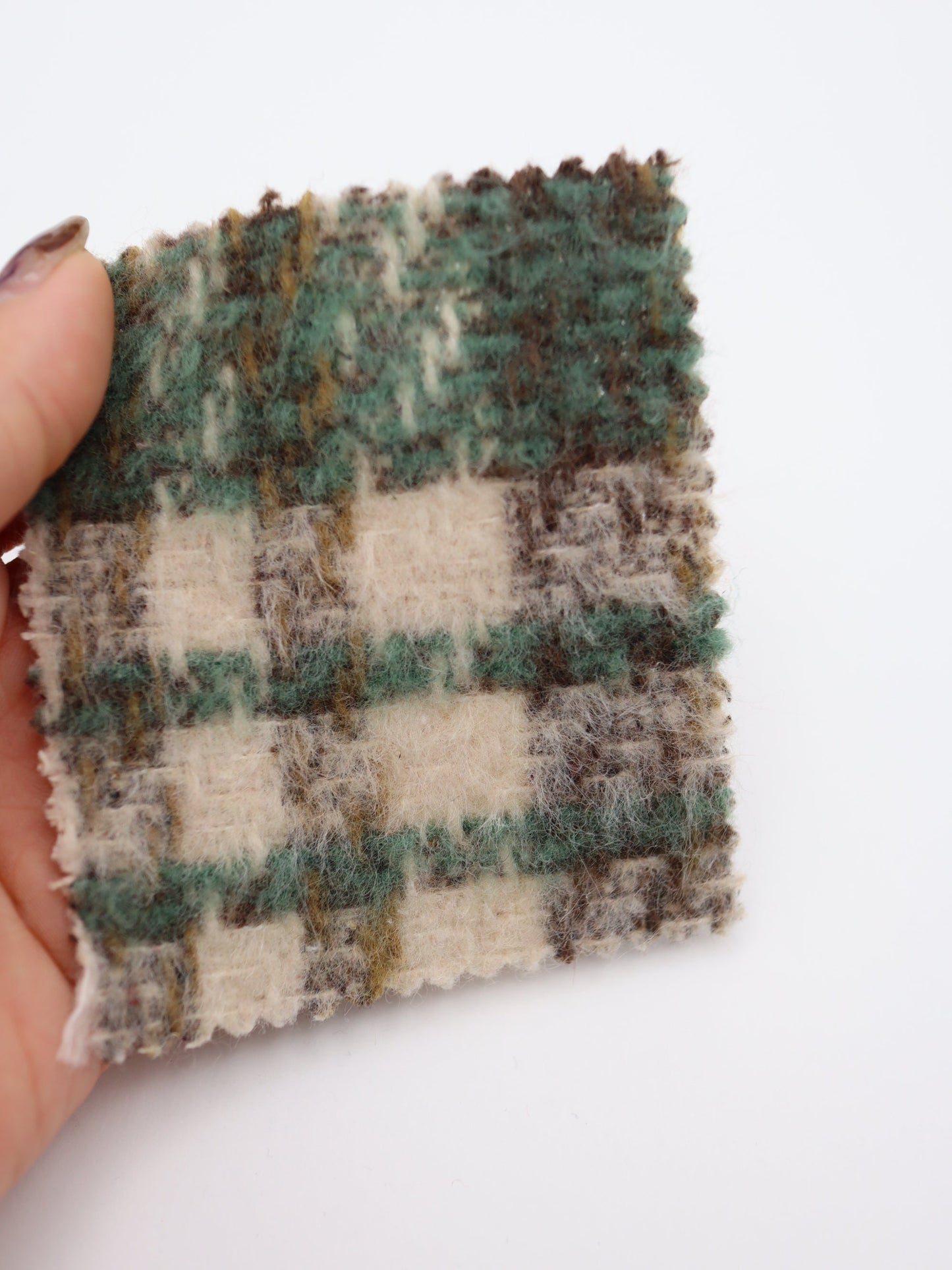 【25AW-098】ふわふわシャギー先染めチェックツイード　/0.5ｙあたり=～1025円