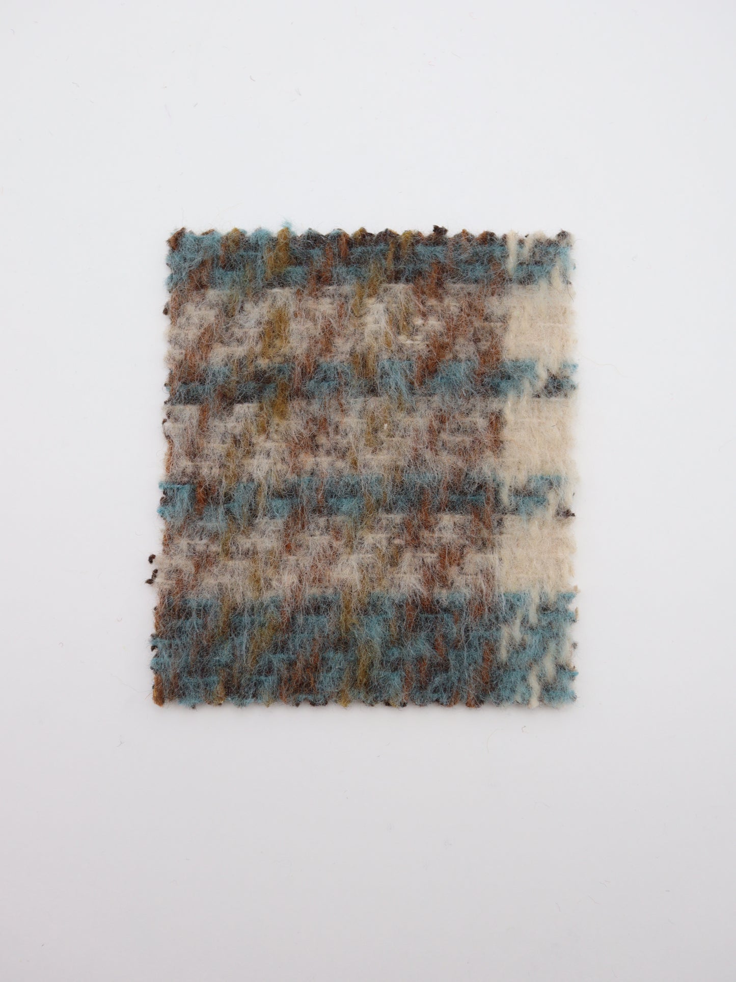 【25AW-098】ふわふわシャギー先染めチェックツイード　/0.5ｙあたり=～1025円