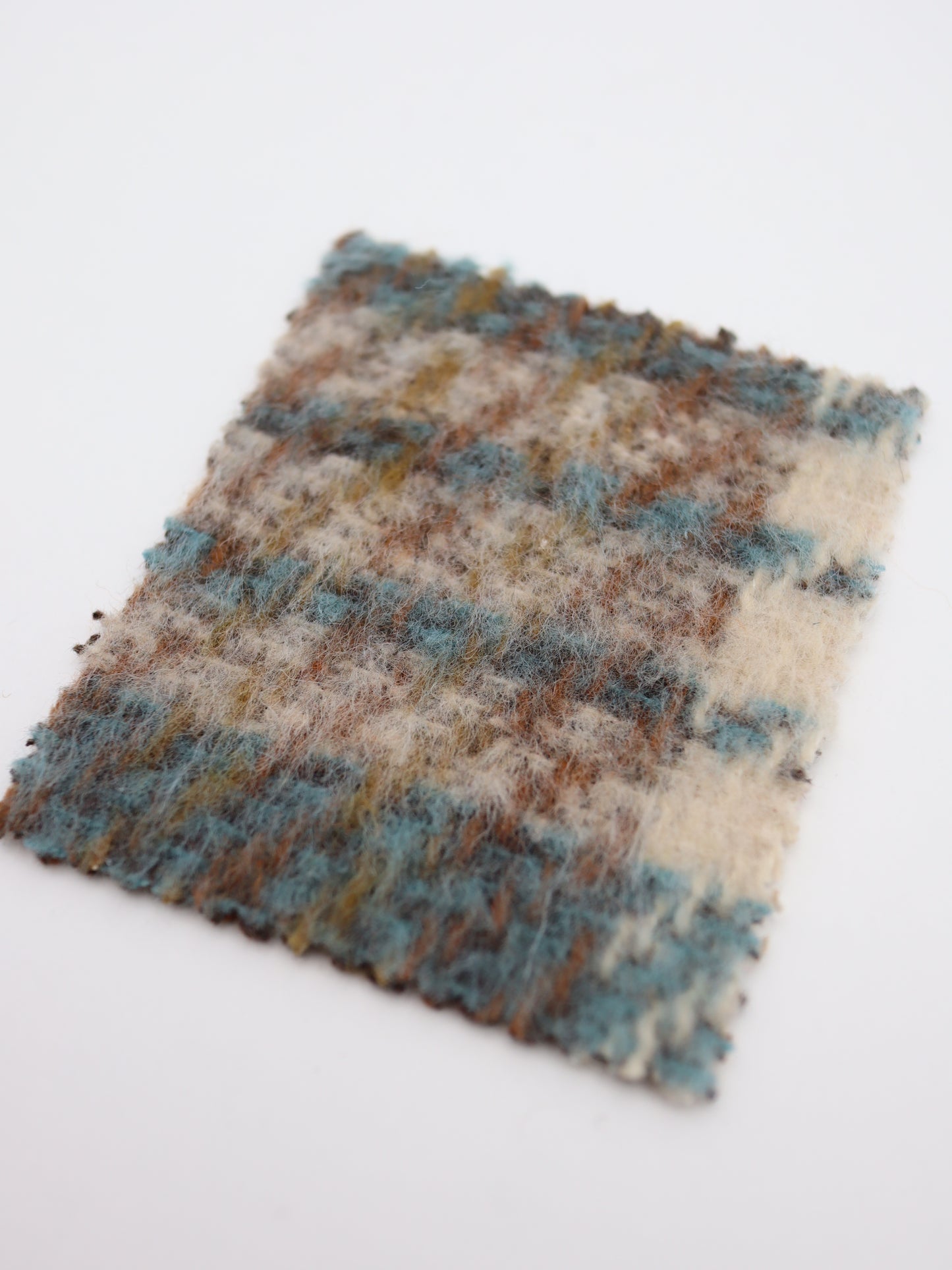 【25AW-098】ふわふわシャギー先染めチェックツイード　/0.5ｙあたり=～1025円