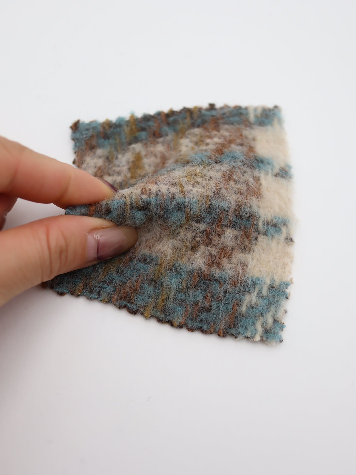 【25AW-098】ふわふわシャギー先染めチェックツイード　/0.5ｙあたり=～1025円