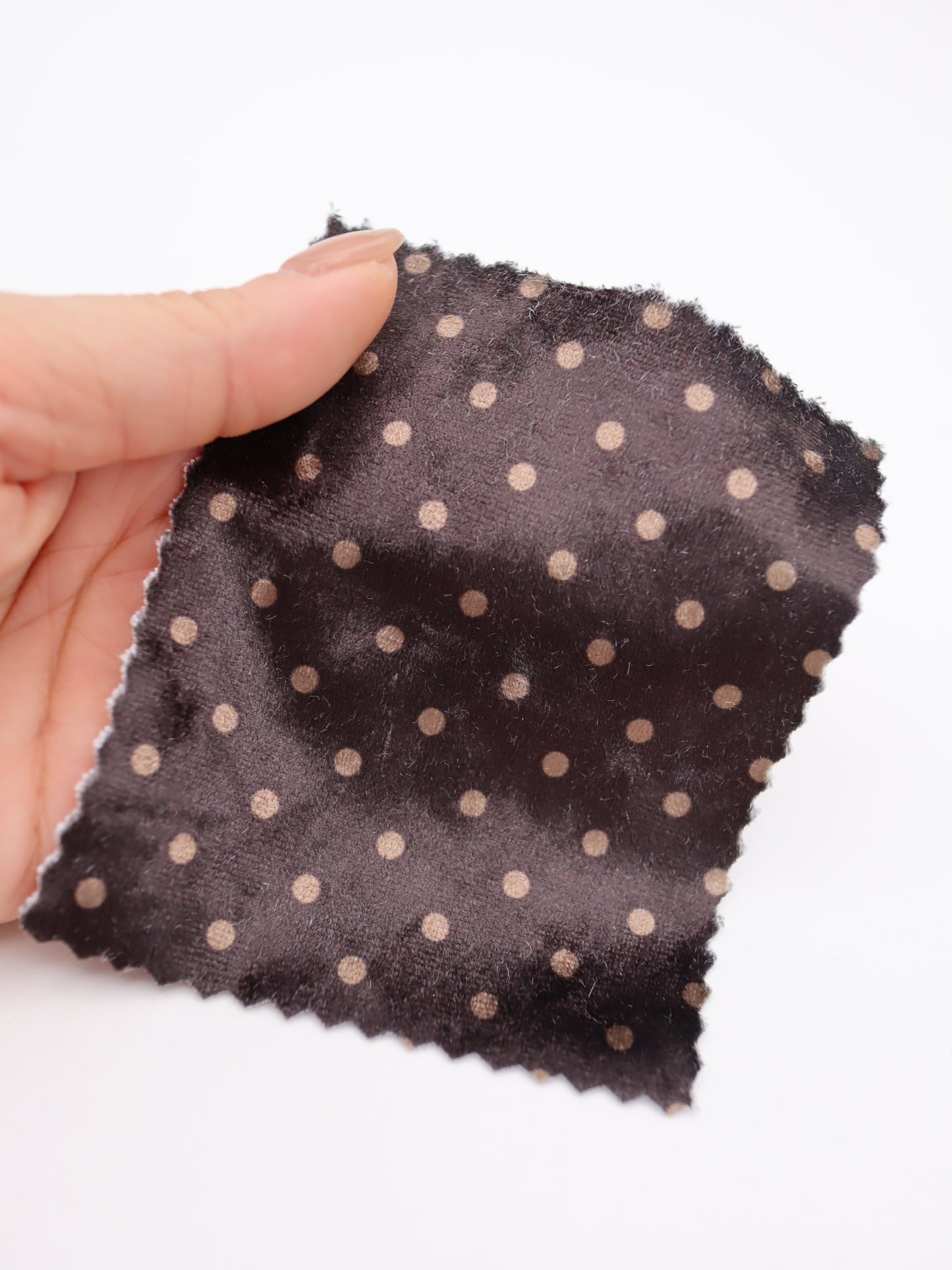 小粒ドットプリントクラッシュベロア｜【生地幅】約142センチ 【混率】ポリエステル90%ポリウレタン10%｜ドッグウエア・KIDSウエア・ワンピース・雑貨向き｜26AW-112