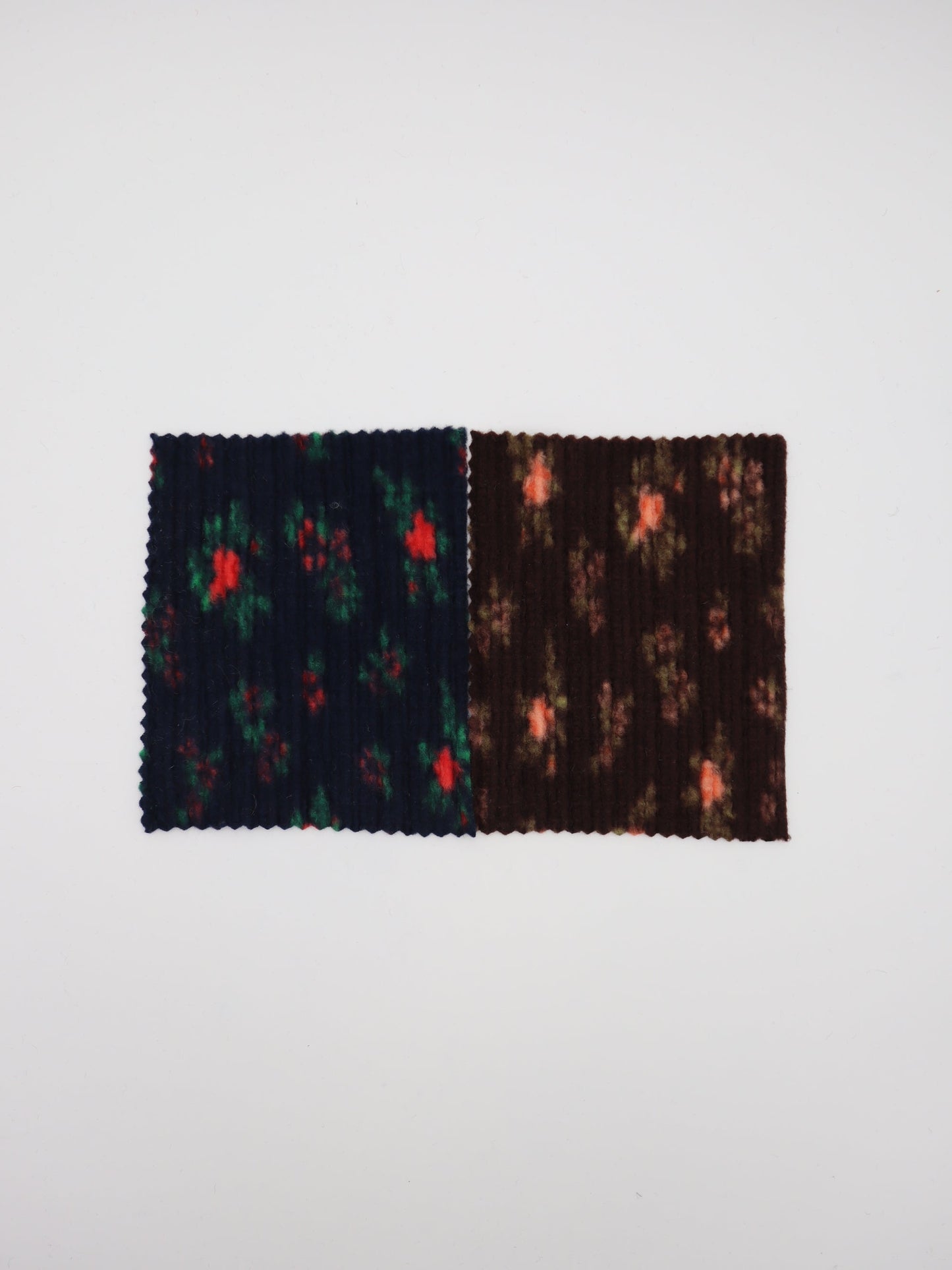 【25AW-171】花柄プリントランダムプリーツ加工起毛天竺ニット　/0.5ｙあたり=～1135円