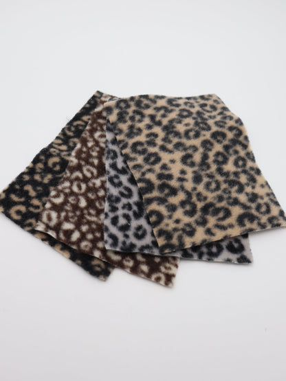 【25AW-0166】ヒョウ柄プリントふわふわ起毛ニット　/0.5ｙあたり=～890円