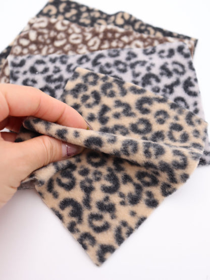 【25AW-0166】ヒョウ柄プリントふわふわ起毛ニット　/0.5ｙあたり=～890円