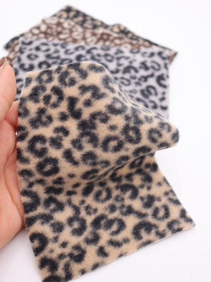 【25AW-0166】ヒョウ柄プリントふわふわ起毛ニット　/0.5ｙあたり=～890円