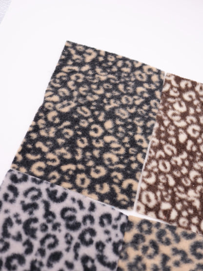 【25AW-0166】ヒョウ柄プリントふわふわ起毛ニット　/0.5ｙあたり=～890円