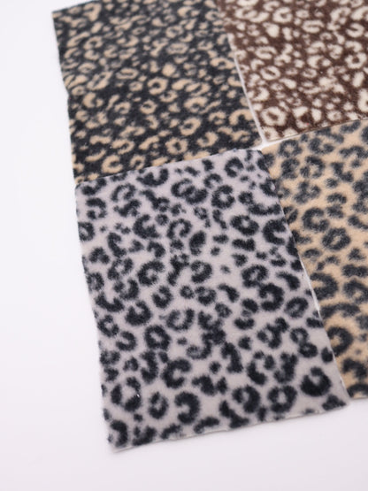 【25AW-0166】ヒョウ柄プリントふわふわ起毛ニット　/0.5ｙあたり=～890円