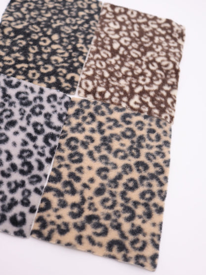 【25AW-0166】ヒョウ柄プリントふわふわ起毛ニット　/0.5ｙあたり=～890円