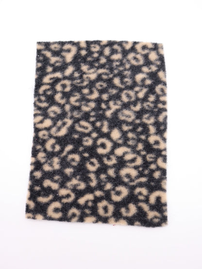 【25AW-0166】ヒョウ柄プリントふわふわ起毛ニット　/0.5ｙあたり=～890円