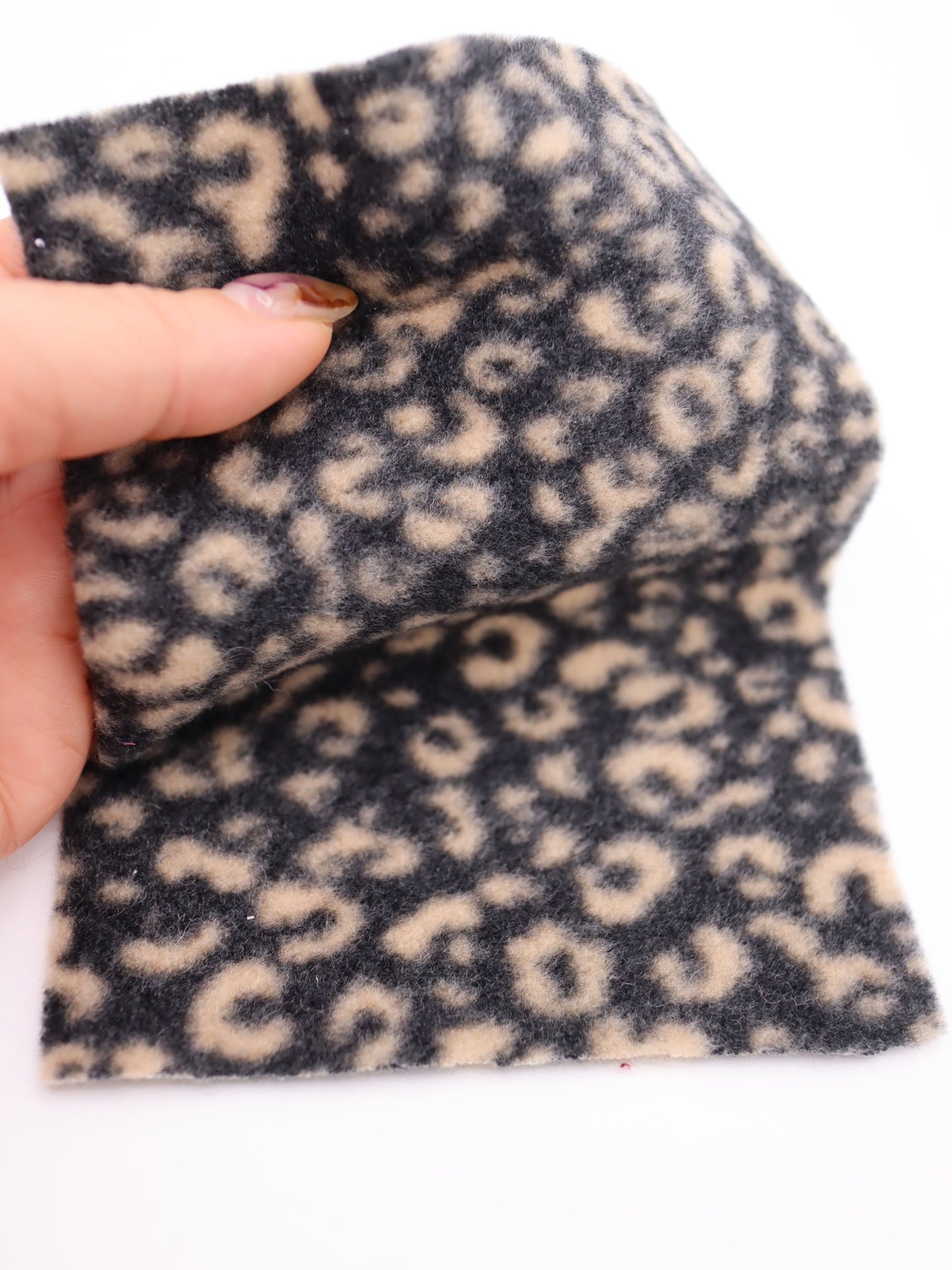 【25AW-0166】ヒョウ柄プリントふわふわ起毛ニット　/0.5ｙあたり=～890円