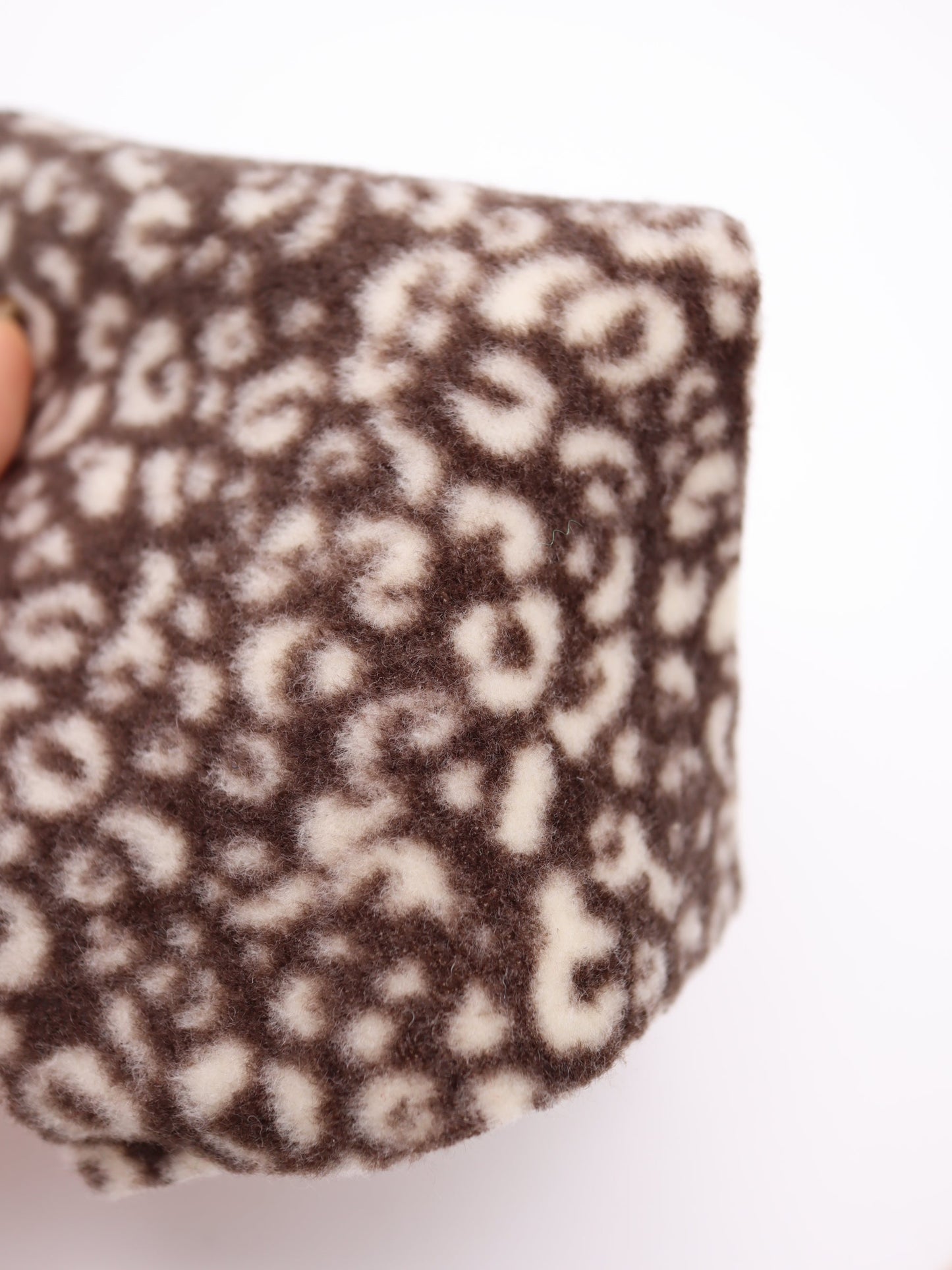 【25AW-0166】ヒョウ柄プリントふわふわ起毛ニット　/0.5ｙあたり=～890円