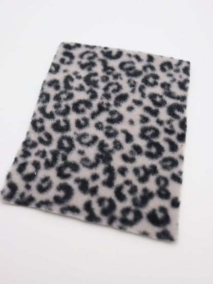 【25AW-0166】ヒョウ柄プリントふわふわ起毛ニット　/0.5ｙあたり=～890円