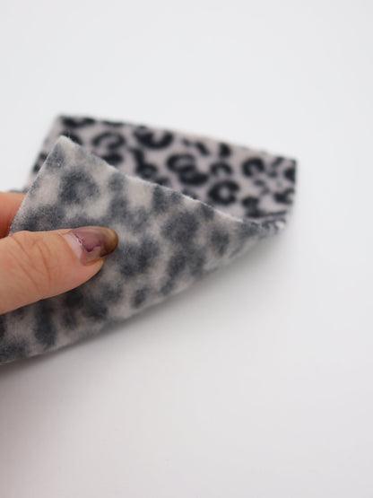 【25AW-0166】ヒョウ柄プリントふわふわ起毛ニット　/0.5ｙあたり=～890円