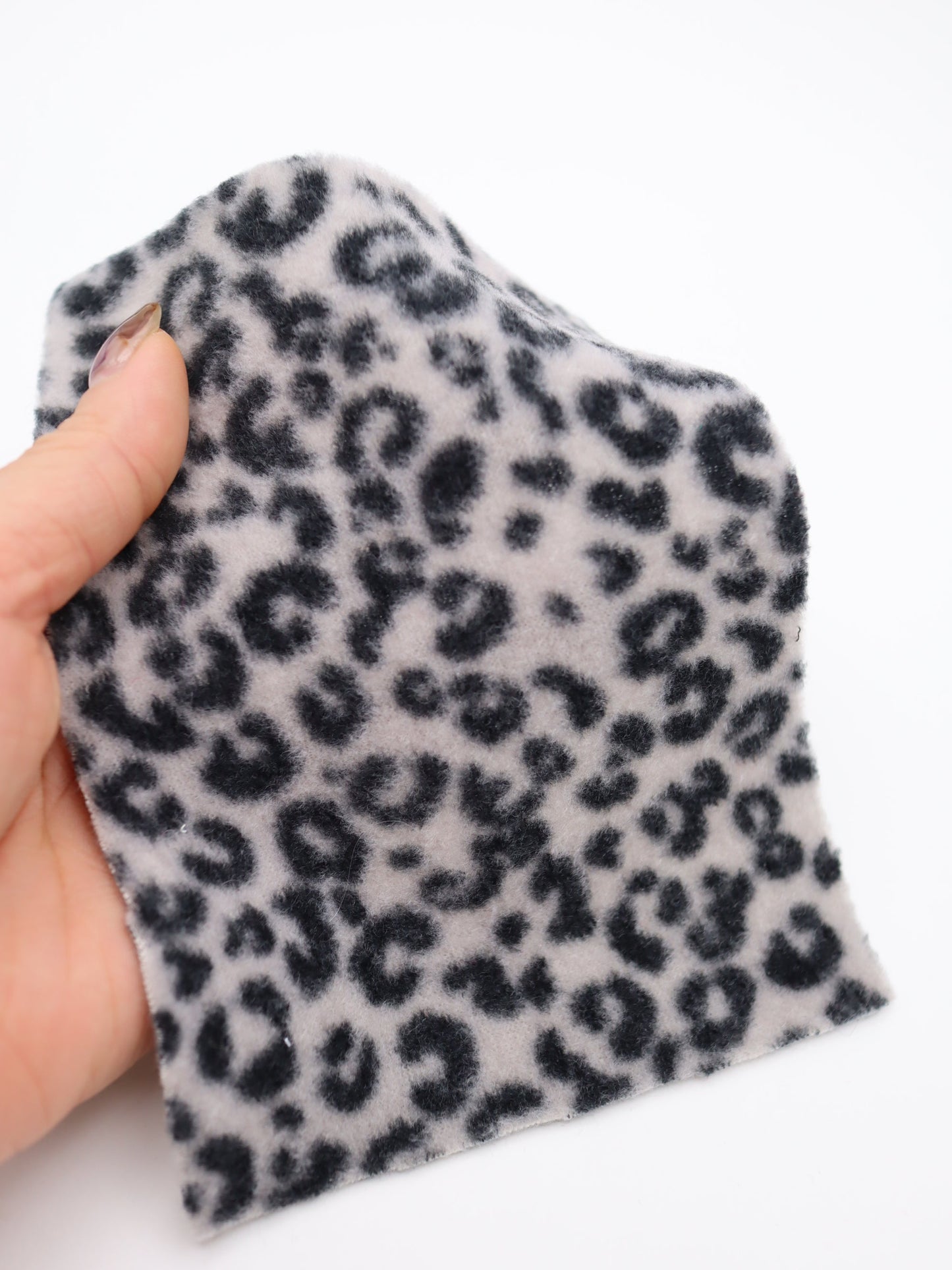 【25AW-0166】ヒョウ柄プリントふわふわ起毛ニット　/0.5ｙあたり=～890円