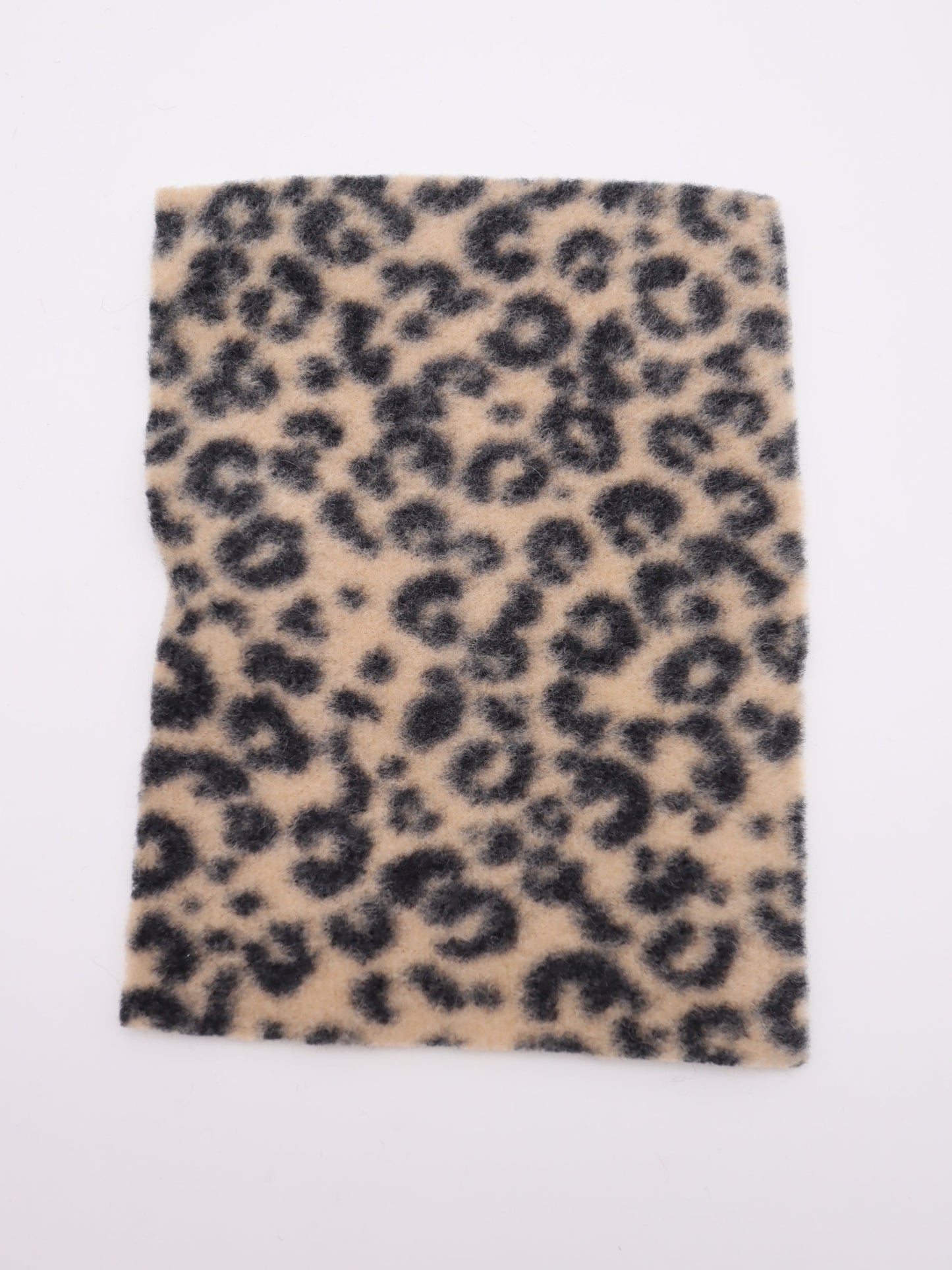 【25AW-0166】ヒョウ柄プリントふわふわ起毛ニット　/0.5ｙあたり=～890円