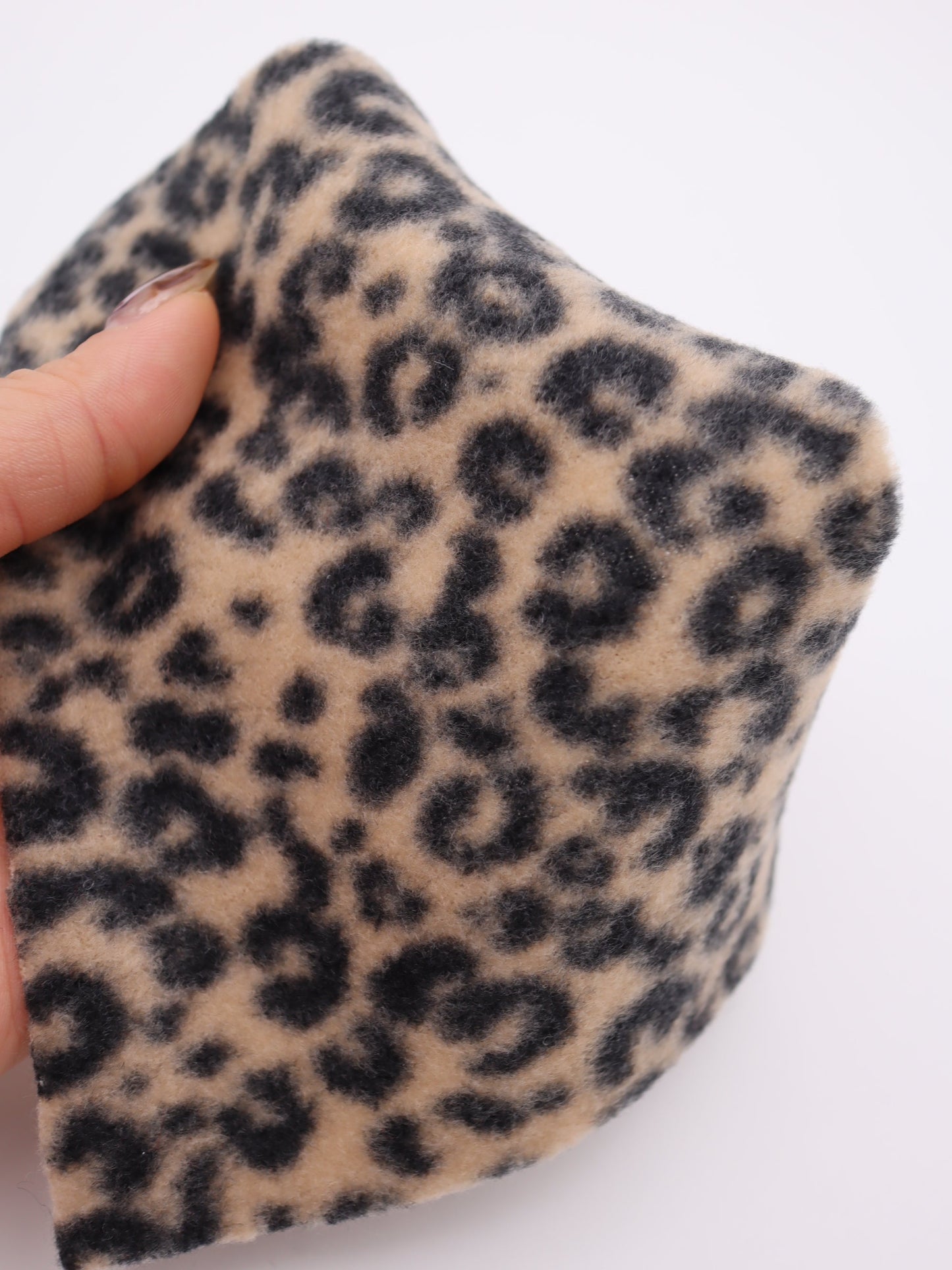 【25AW-0166】ヒョウ柄プリントふわふわ起毛ニット　/0.5ｙあたり=～890円