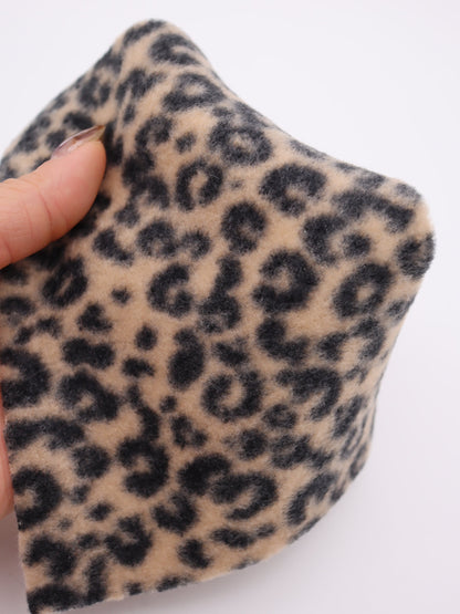 【25AW-0166】ヒョウ柄プリントふわふわ起毛ニット　/0.5ｙあたり=～890円