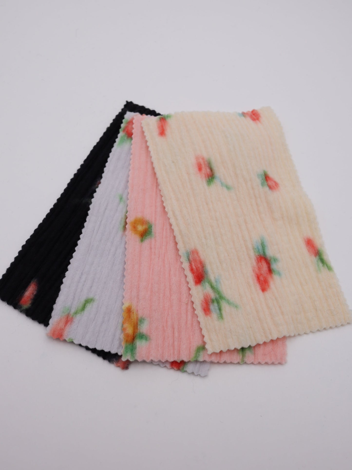 【25AW-160】小花柄プリーツ加工起毛天竺ニット　/0.5ｙあたり=～1125円