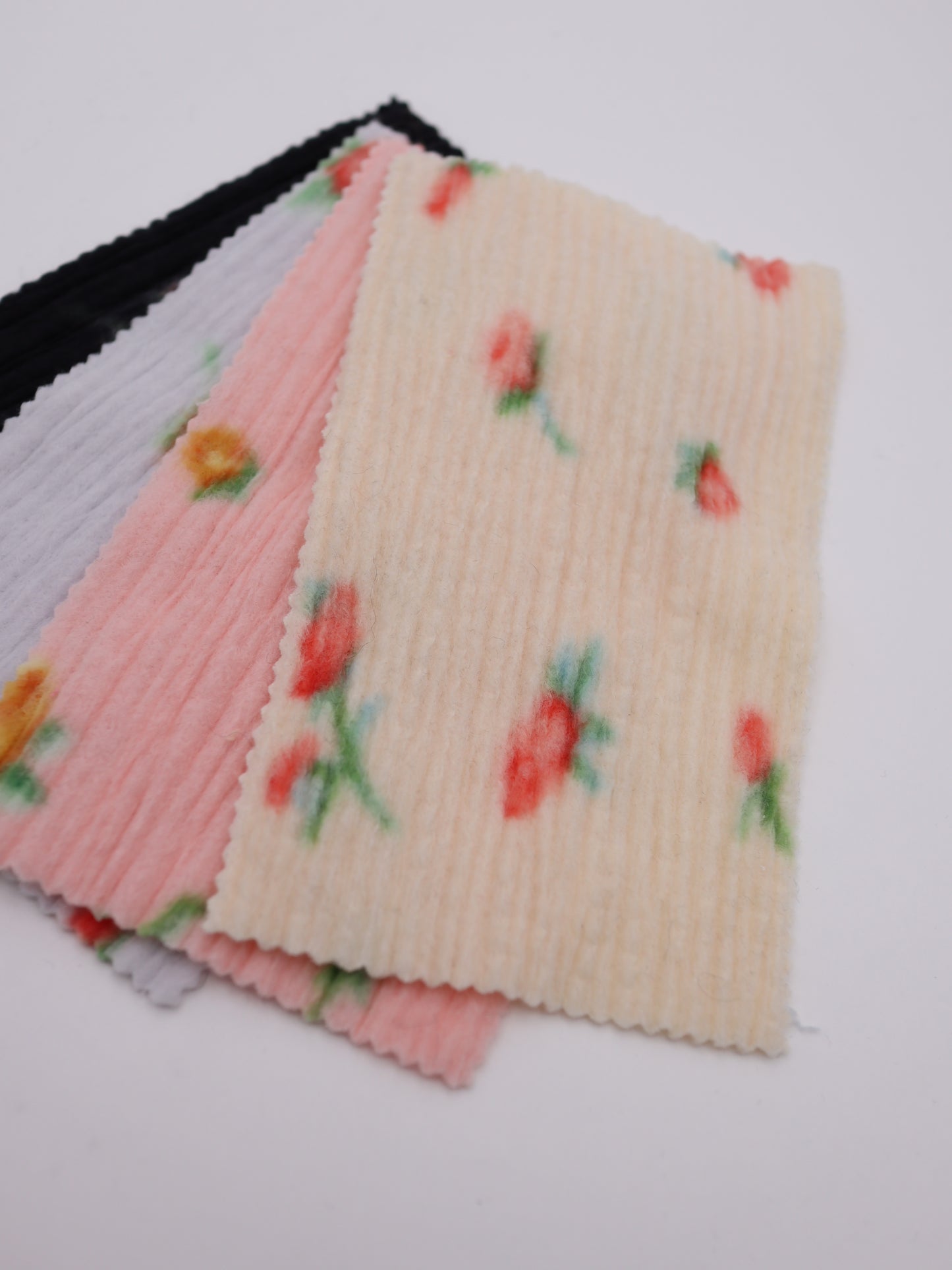 【25AW-160】小花柄プリーツ加工起毛天竺ニット　/0.5ｙあたり=～1125円