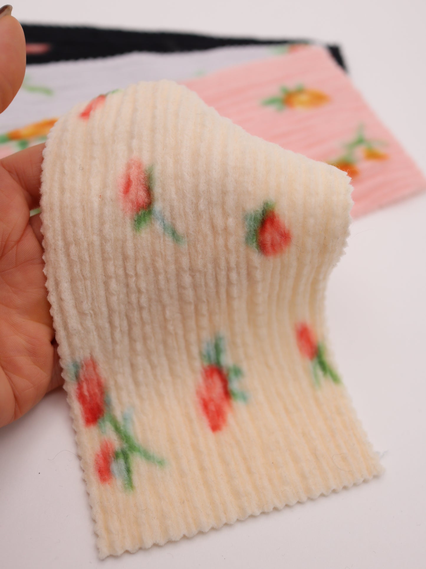 【25AW-160】小花柄プリーツ加工起毛天竺ニット　/0.5ｙあたり=～1125円