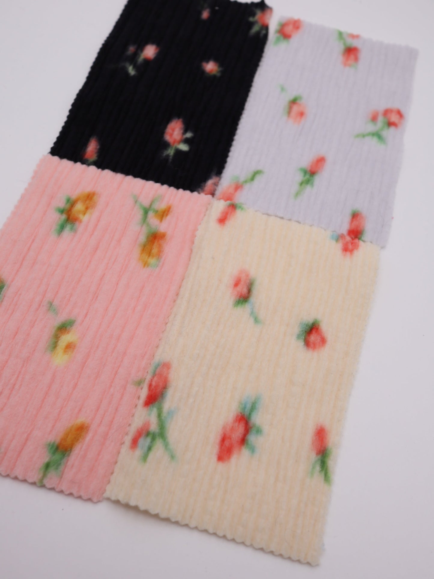 【25AW-160】小花柄プリーツ加工起毛天竺ニット　/0.5ｙあたり=～1125円