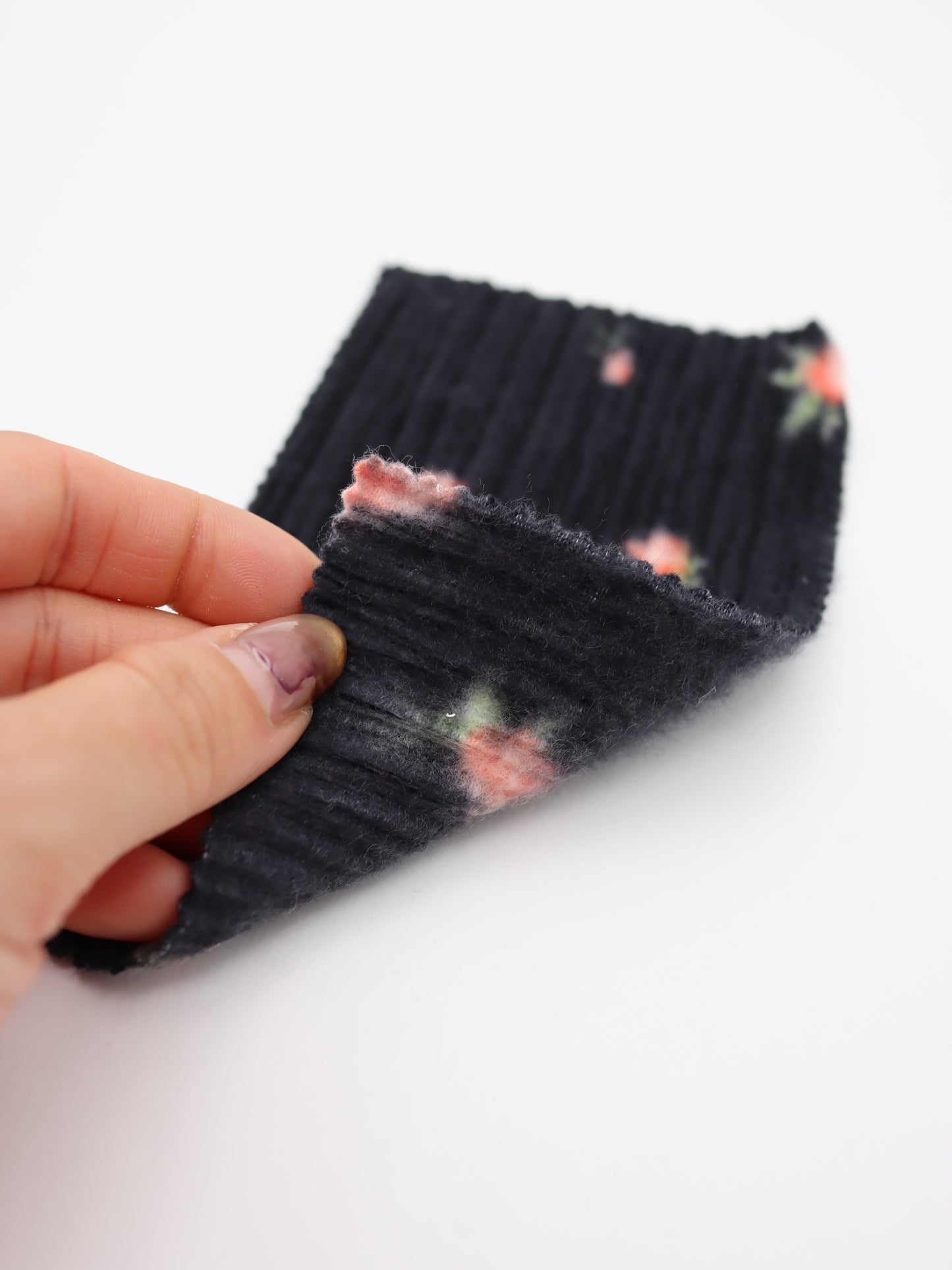 【25AW-160】小花柄プリーツ加工起毛天竺ニット　/0.5ｙあたり=～1125円