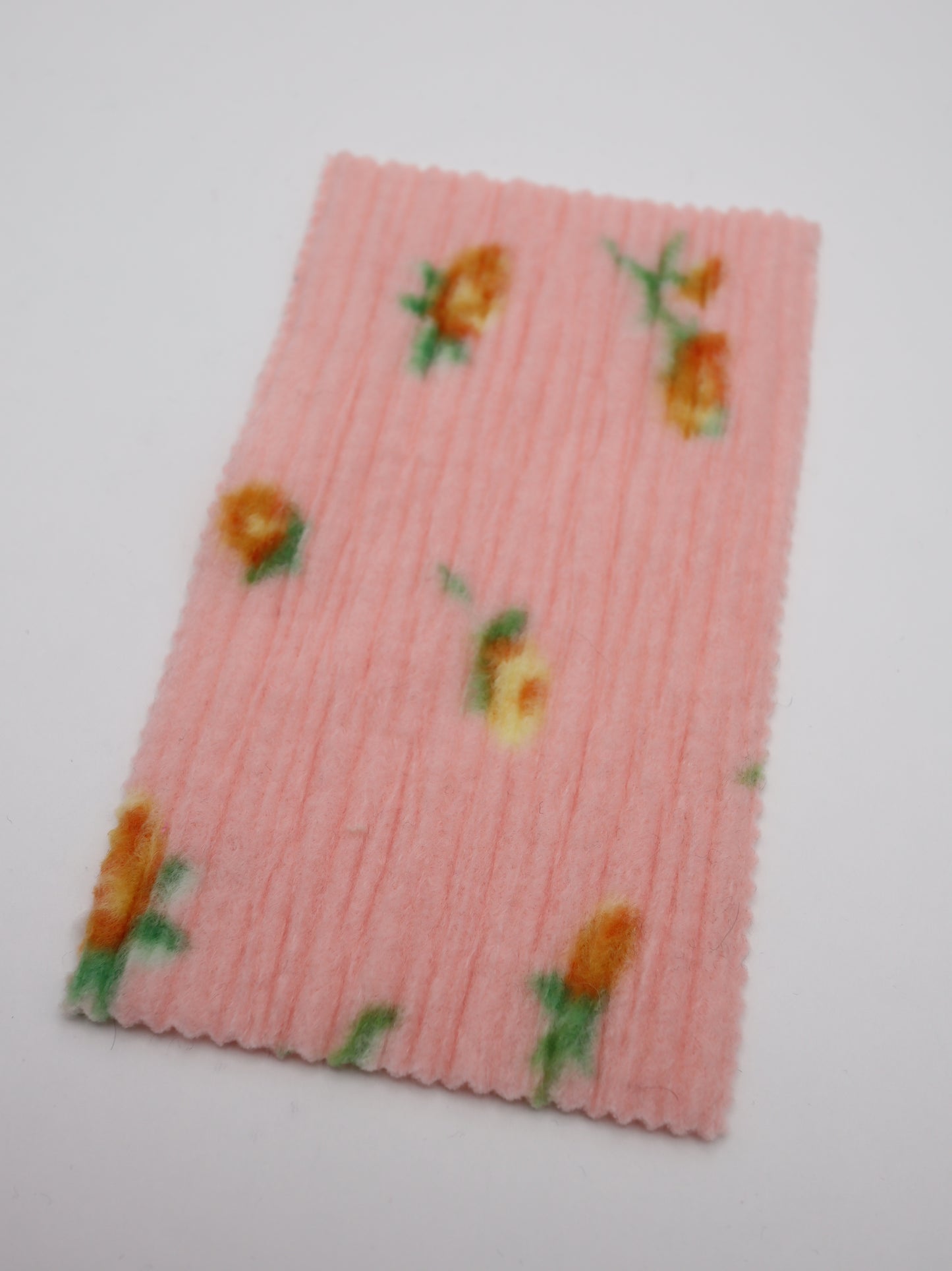 【25AW-160】小花柄プリーツ加工起毛天竺ニット　/0.5ｙあたり=～1125円