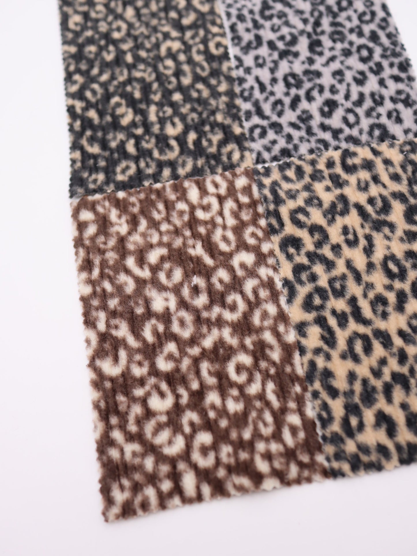 【25AW-167】プチヒョウ柄プリントランダムプリーツ加工起毛天竺ニット　/0.5ｙあたり=～1125円