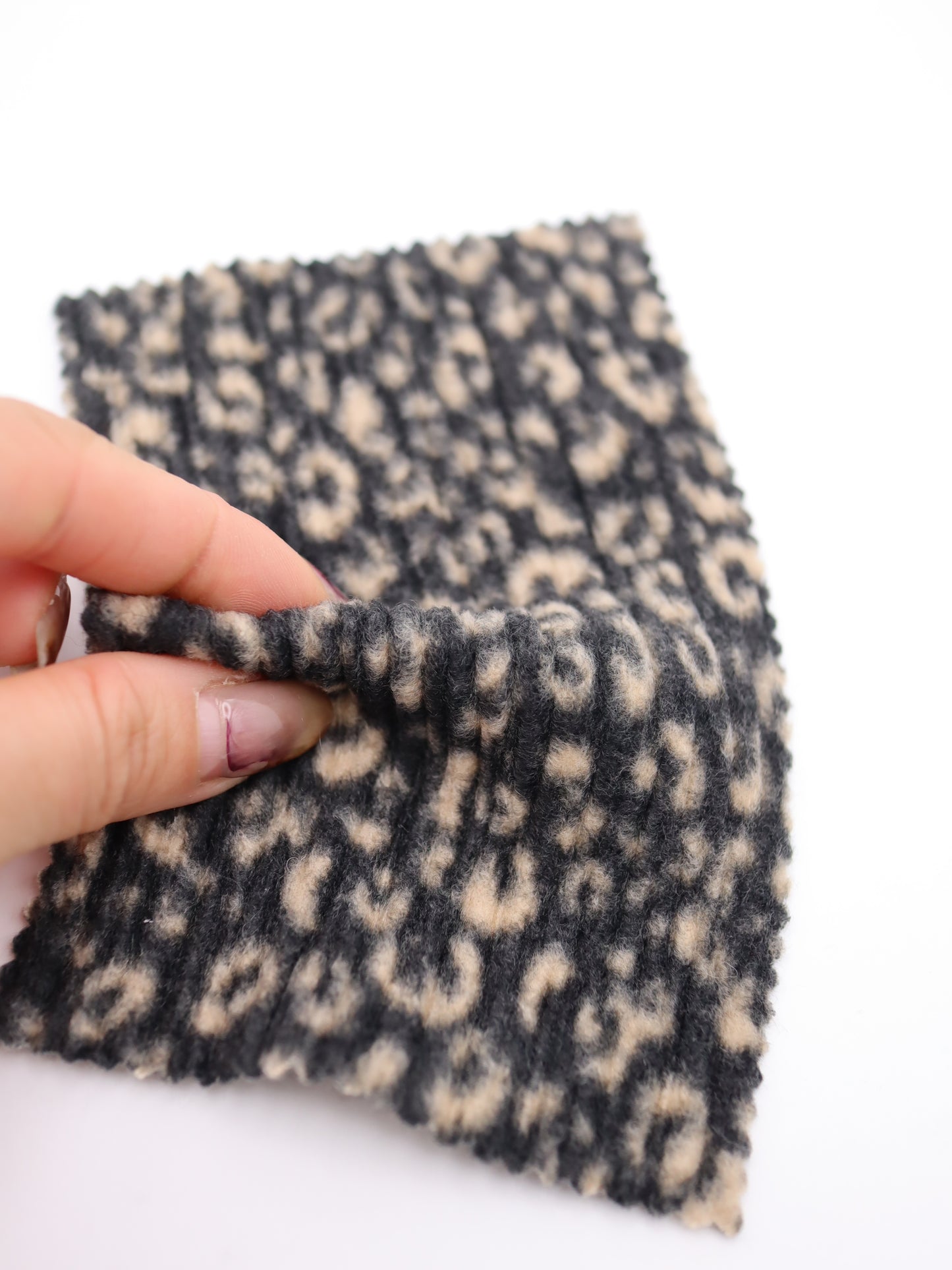 【25AW-167】プチヒョウ柄プリントランダムプリーツ加工起毛天竺ニット　/0.5ｙあたり=～1125円